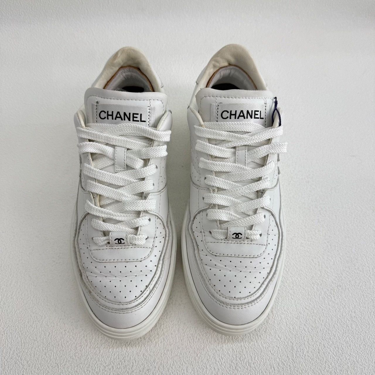 Chanel Chanel Retro White Lowtop Sneakers us_6 Women Size US 6 / IT 36 - 2 Thumbnail
