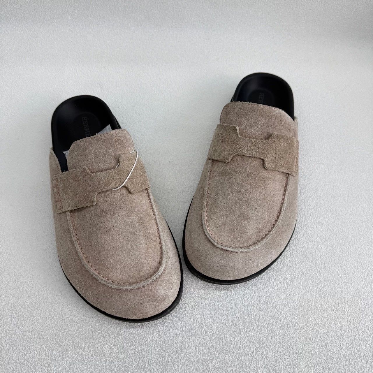 Hermes Hermes Suede Brown Lowtop Sneakers us_8 Women Size US 8 / IT 38 - 8 Thumbnail