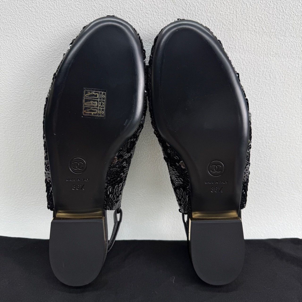 Chanel Chanel Black Lowtop Sneakers us_5 Women Size US 5 / IT 35 - 6 Thumbnail