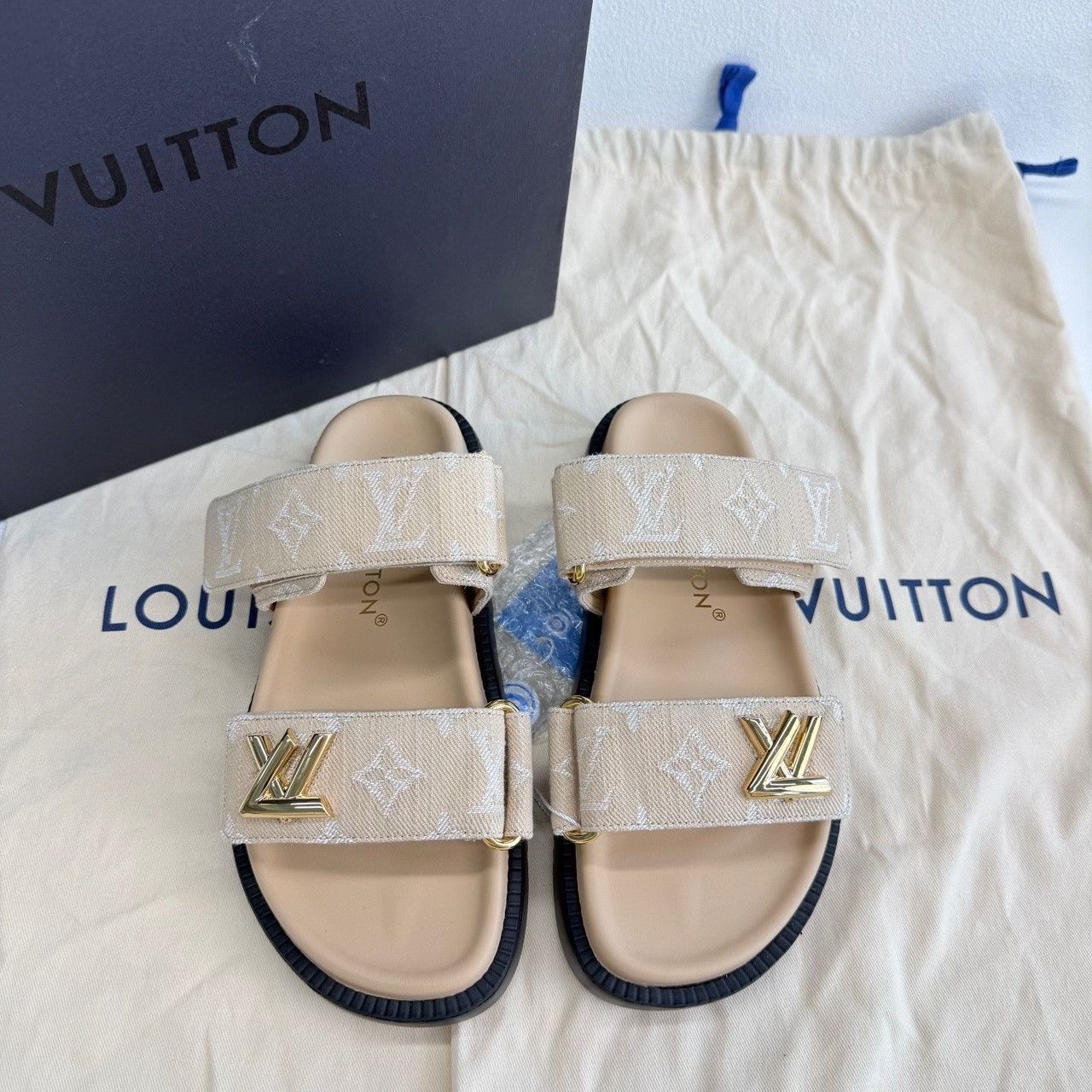 Louis Vuitton Louis Vuitton Beige Sandals us_4 Women Size US 4 / IT 34 - 3 Thumbnail