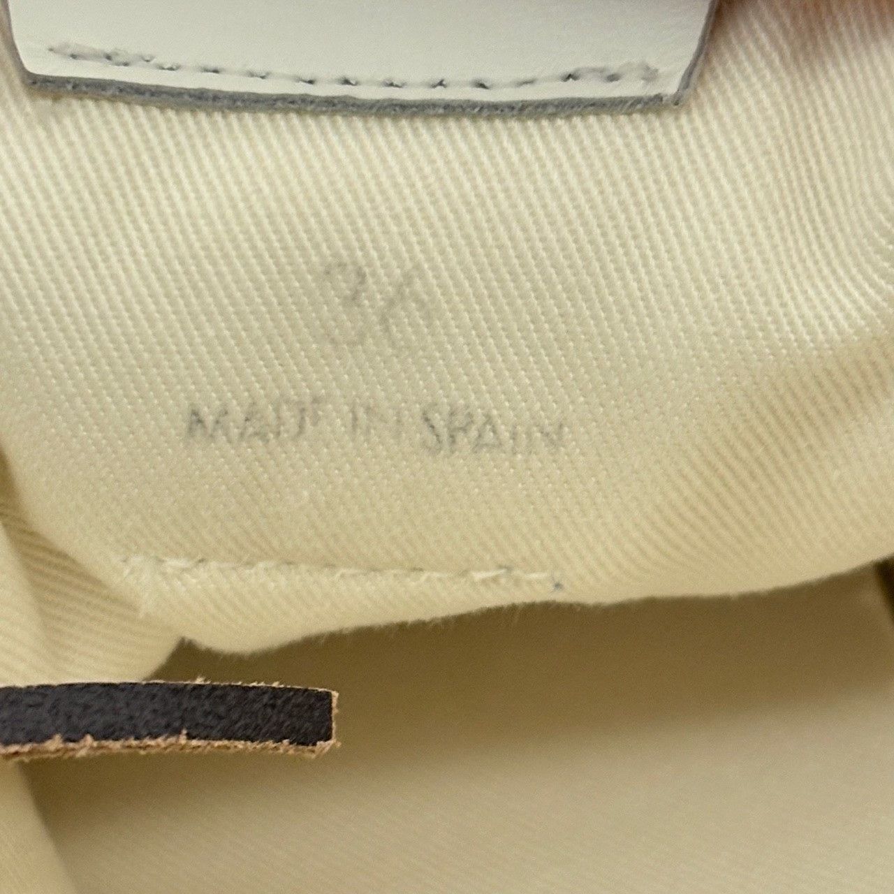 Miu Miu Miu Miu Casual White Lowtop Sneakers us_6 Women Size US 6 / IT 36 - 7 Thumbnail