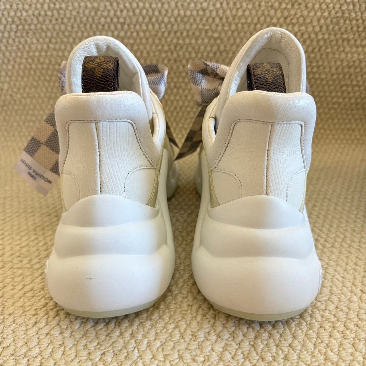 Louis Vuitton Louis Vuitton Leather White Lowtop Sneakers us_6-5 Women Size US 6.5 / IT 36.5 - 3 Thumbnail