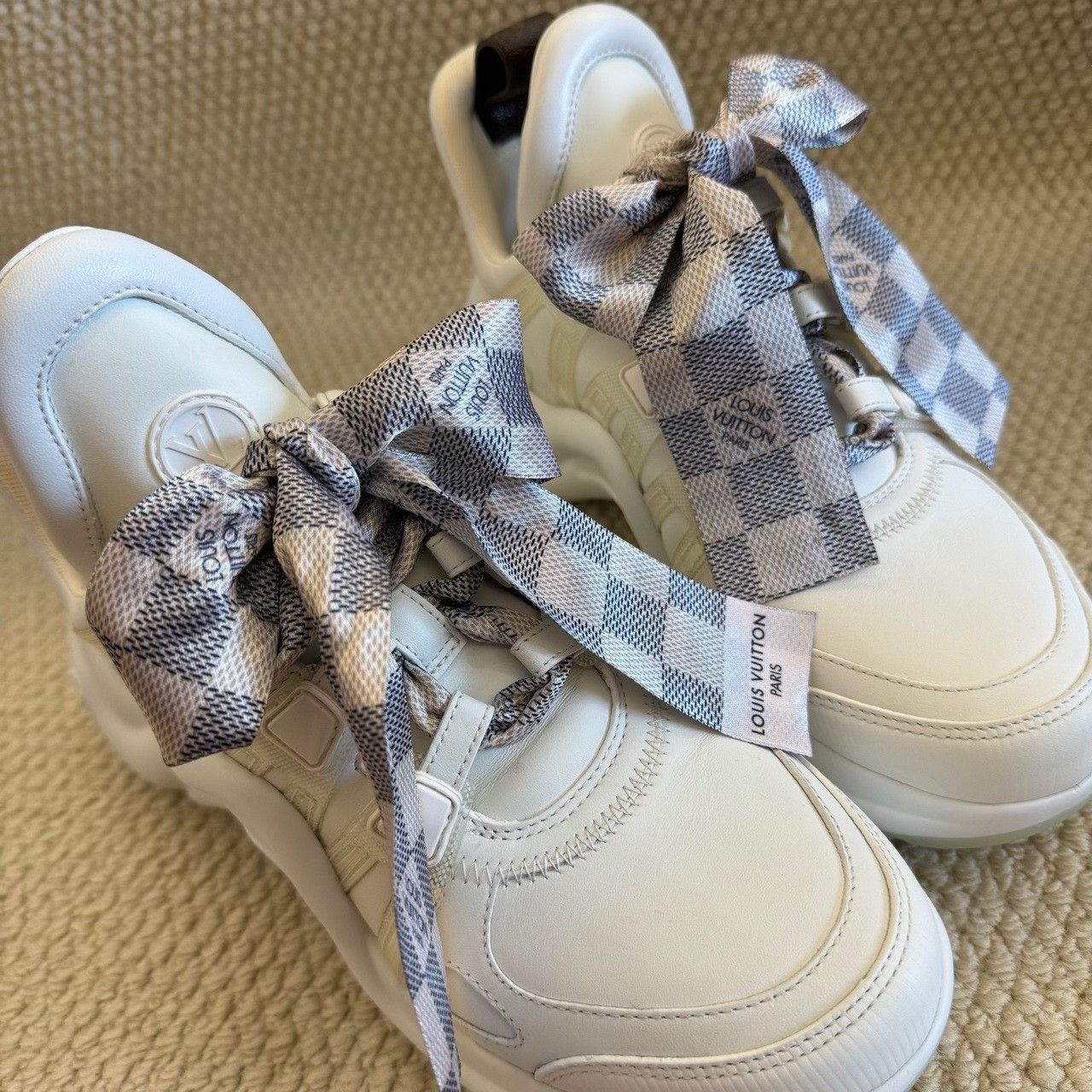 Louis Vuitton Louis Vuitton Leather White Lowtop Sneakers us_6-5 Women Size US 6.5 / IT 36.5 - 9 Thumbnail