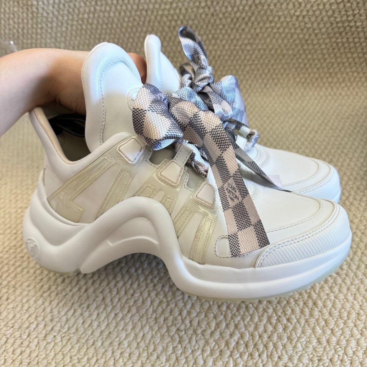 Louis Vuitton Louis Vuitton Leather White Lowtop Sneakers us_6-5 Women Size US 6.5 / IT 36.5 - 8 Thumbnail