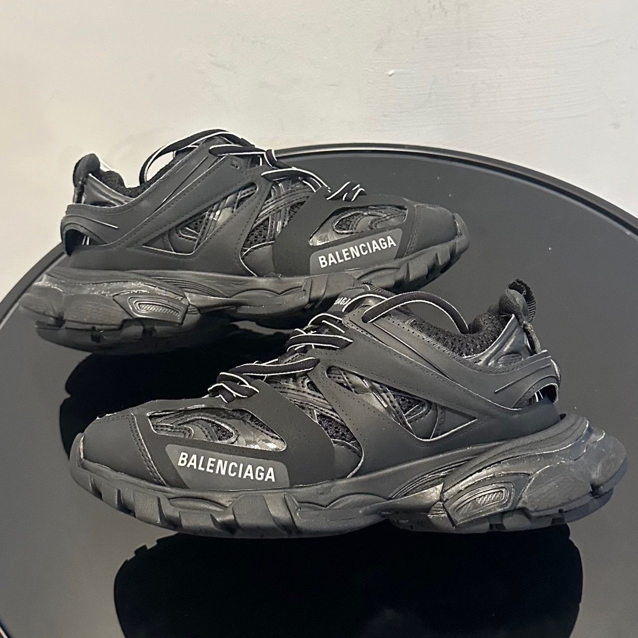 Balenciaga Balenciaga Black Lowtop Sneakers us_6 Women Size US 6 / IT 36 - 4 Thumbnail