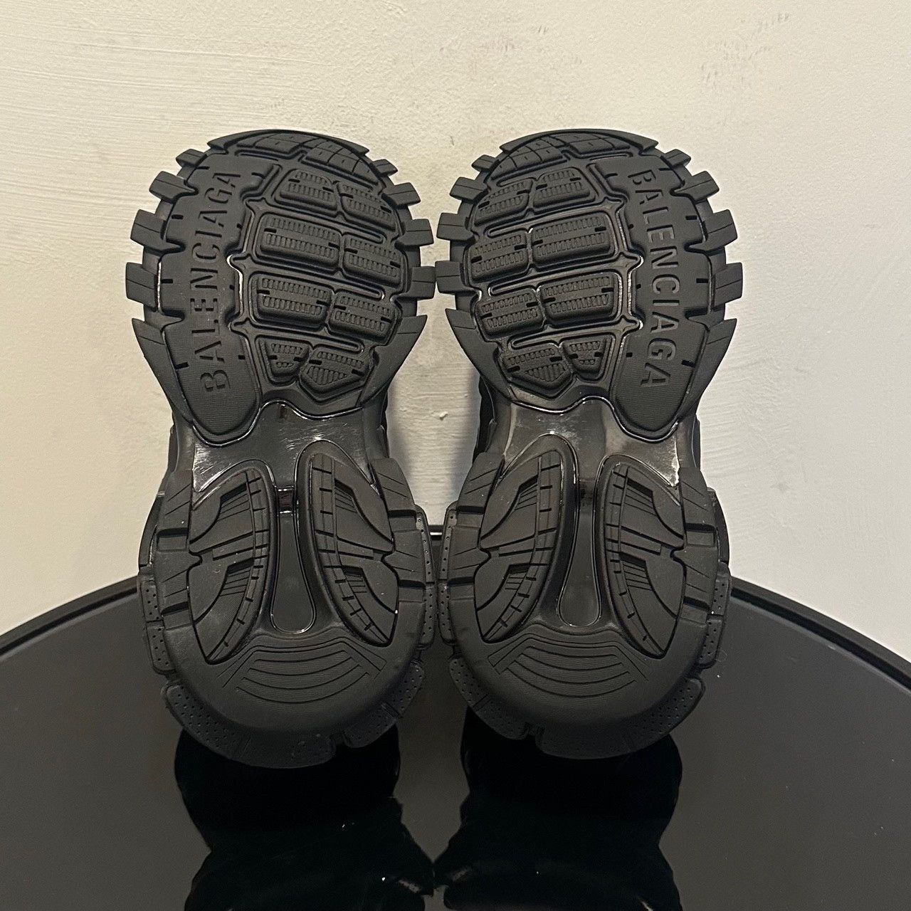Balenciaga Balenciaga Black Lowtop Sneakers us_6 Women Size US 6 / IT 36 - 6 Thumbnail