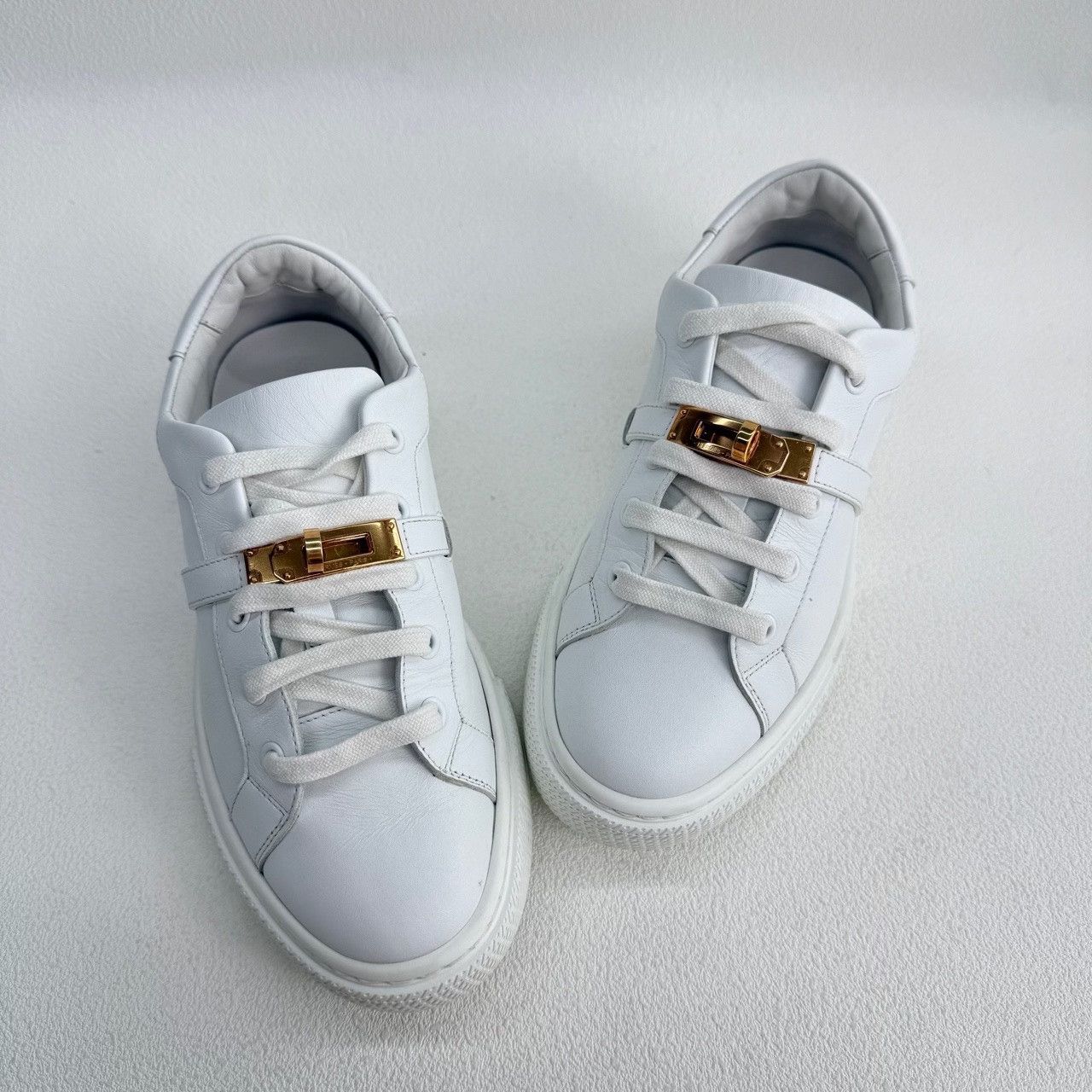 Hermes Hermes Casual Gold Lowtop Sneakers us_6 Women Size US 6 / IT 36 - 8 Thumbnail