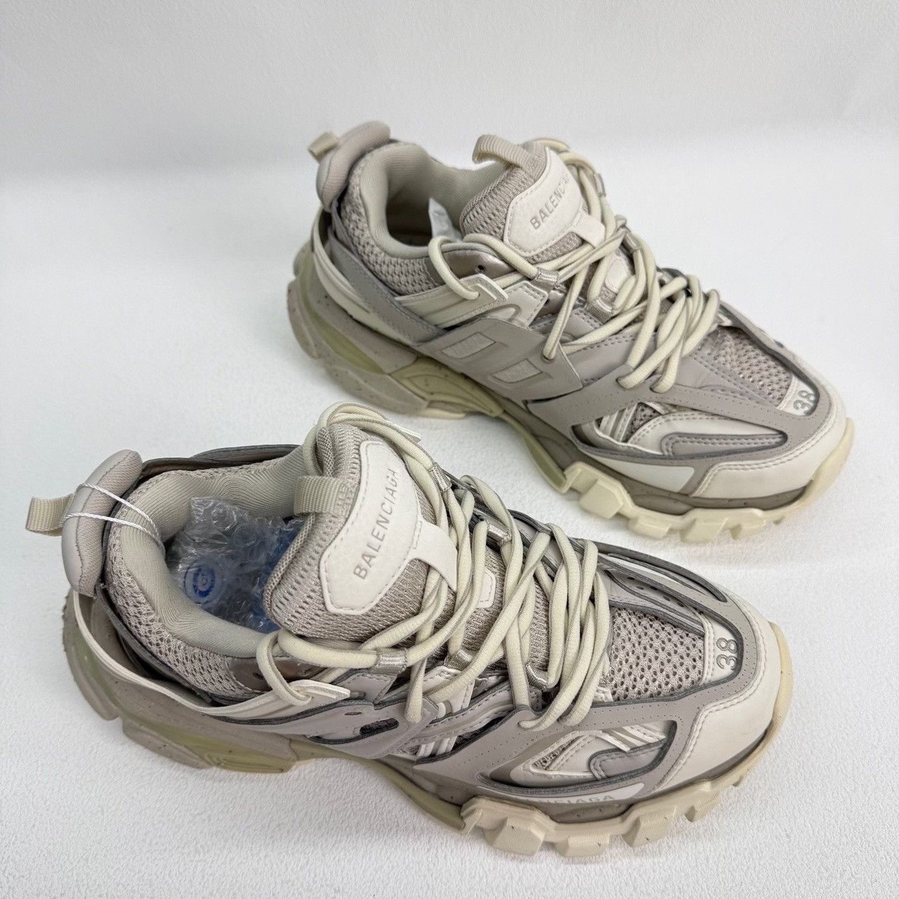 Balenciaga Balenciaga Beige Lowtop Sneakers us_7-5 Women Size US 7.5 / IT 37.5 - 3 Thumbnail