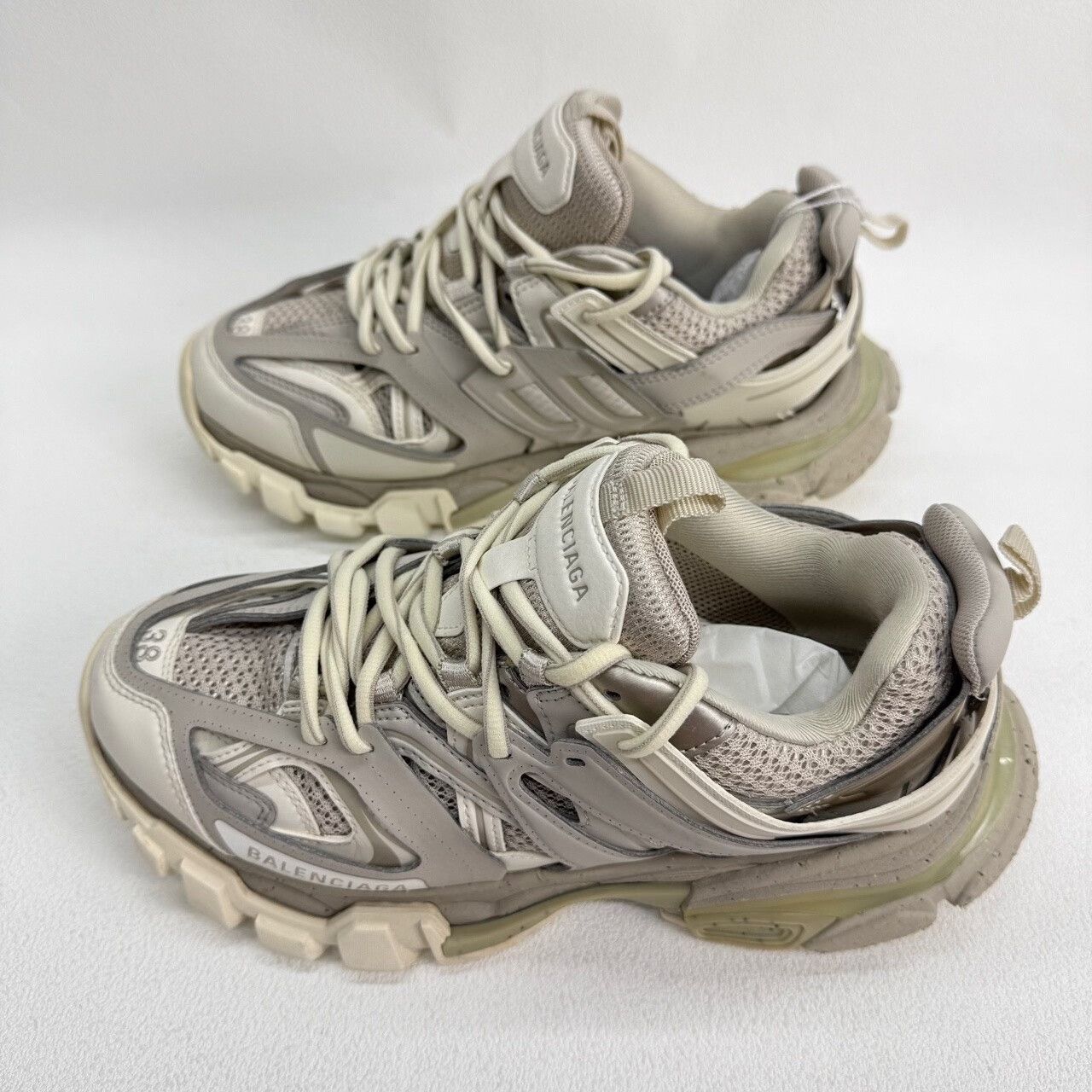 Balenciaga Balenciaga Beige Lowtop Sneakers us_7-5 Women Size US 7.5 / IT 37.5 - 6 Thumbnail
