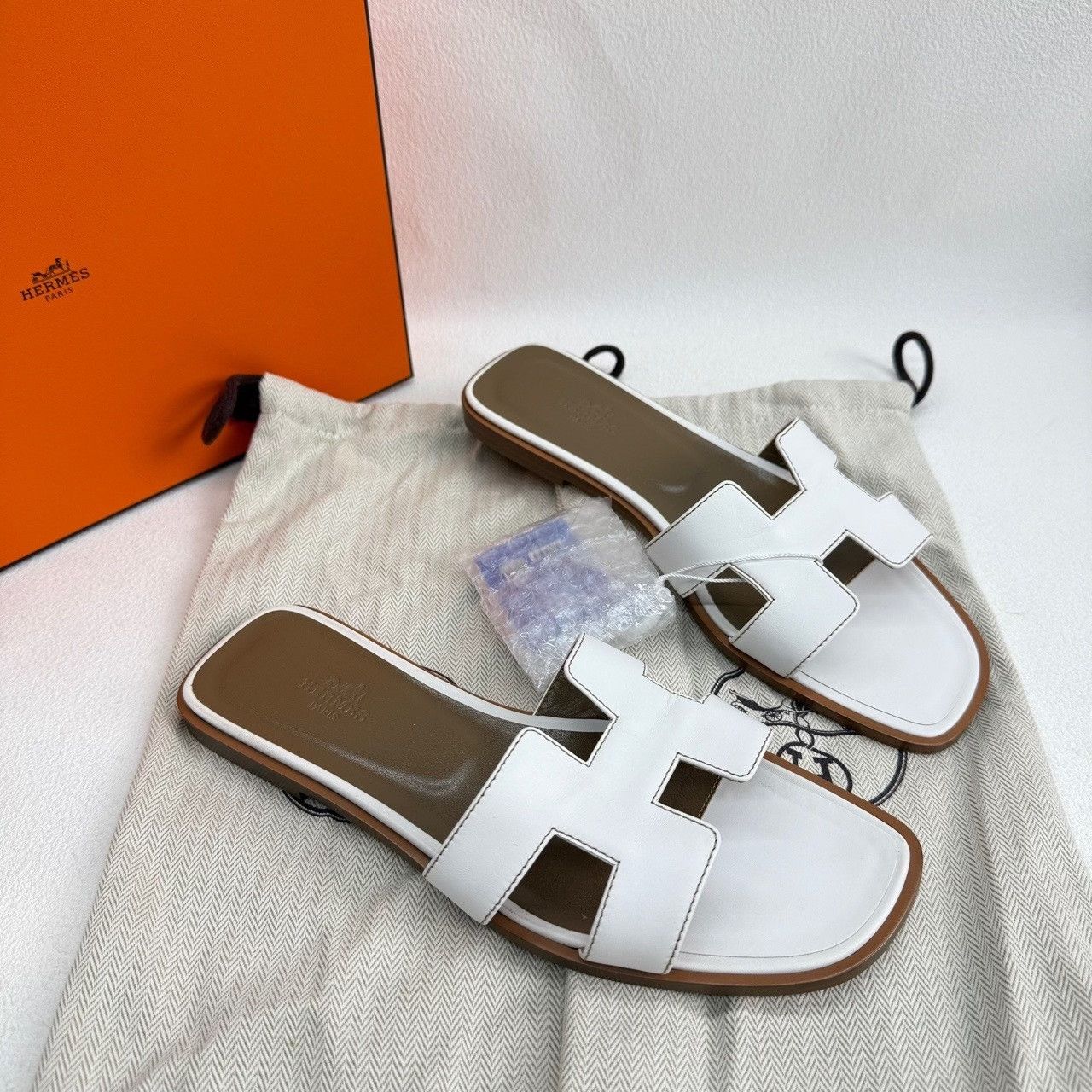Hermes Hermes White Sandals us_7-5 Women Size US 7.5 / IT 37.5 - 4 Thumbnail