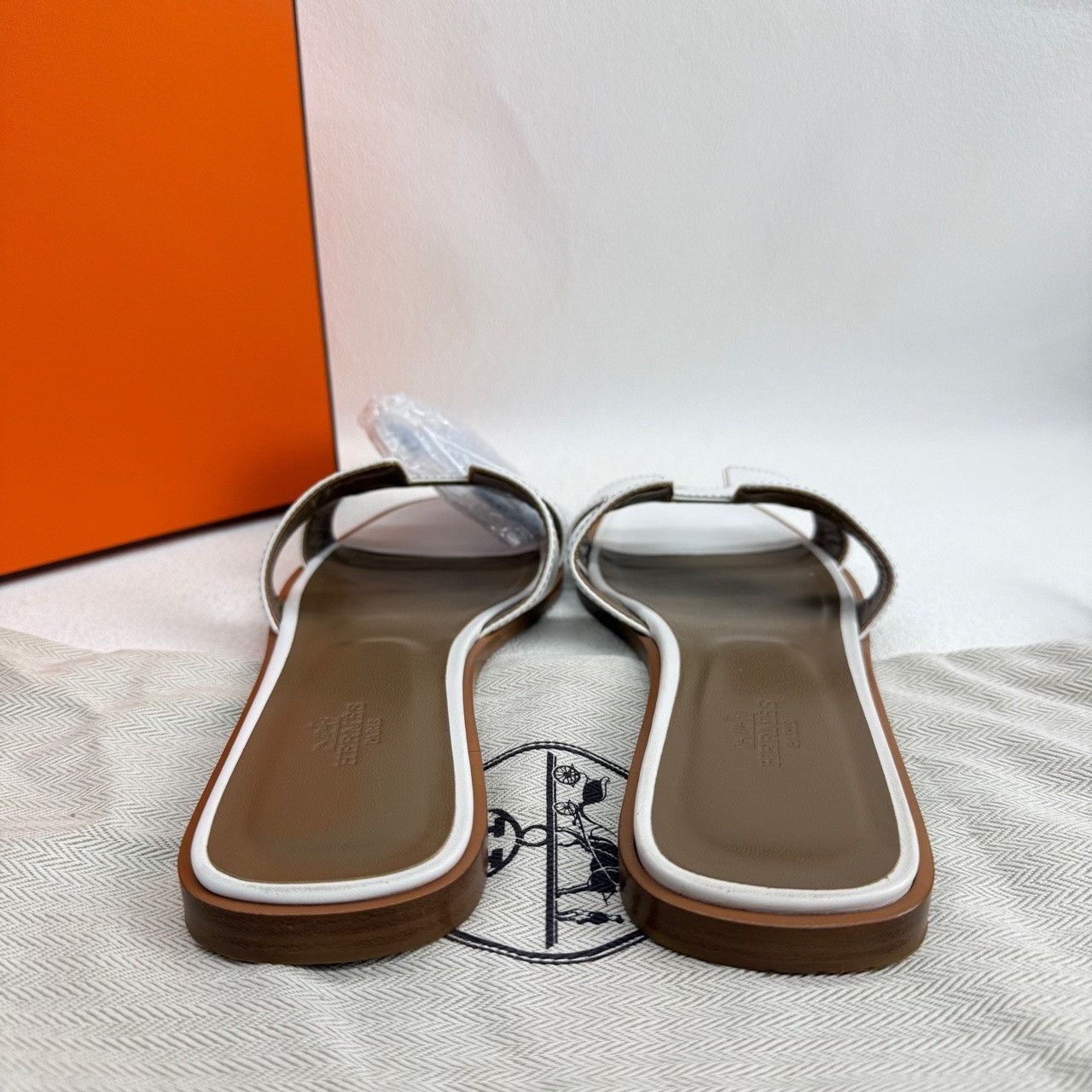 Hermes Hermes White Sandals us_7-5 Women Size US 7.5 / IT 37.5 - 5 Thumbnail