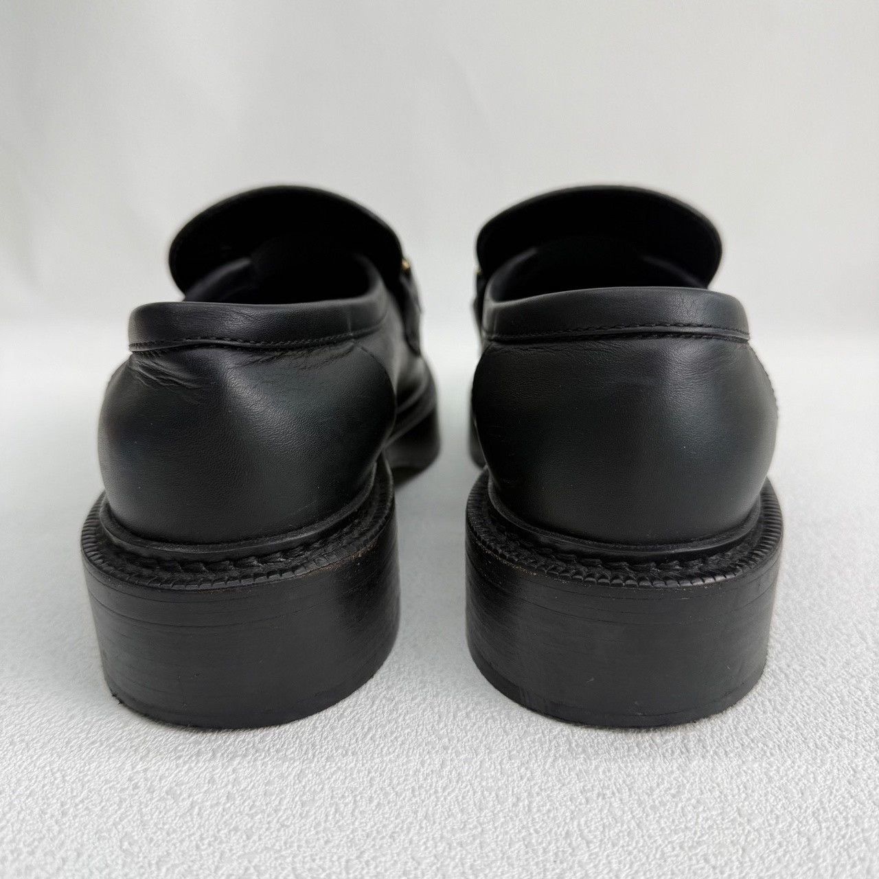 Louis Vuitton Louis Vuitton Leather Black Lowtop Sneakers us_6 Women Size US 6 / IT 36 - 2 Thumbnail