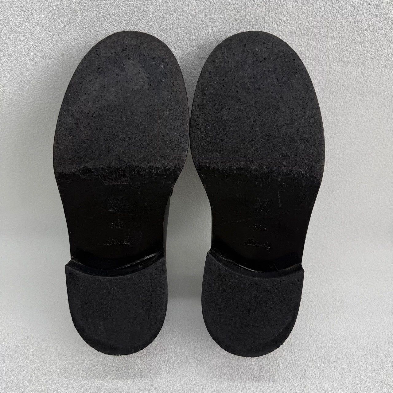 Louis Vuitton Louis Vuitton Leather Black Lowtop Sneakers us_6 Women Size US 6 / IT 36 - 4 Thumbnail