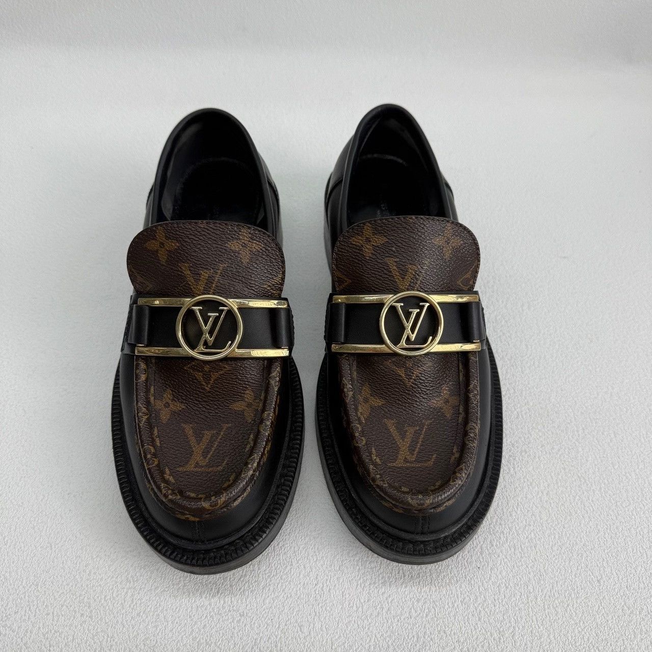 Louis Vuitton Louis Vuitton Leather Black Lowtop Sneakers us_6 Women Size US 6 / IT 36 - 8 Thumbnail