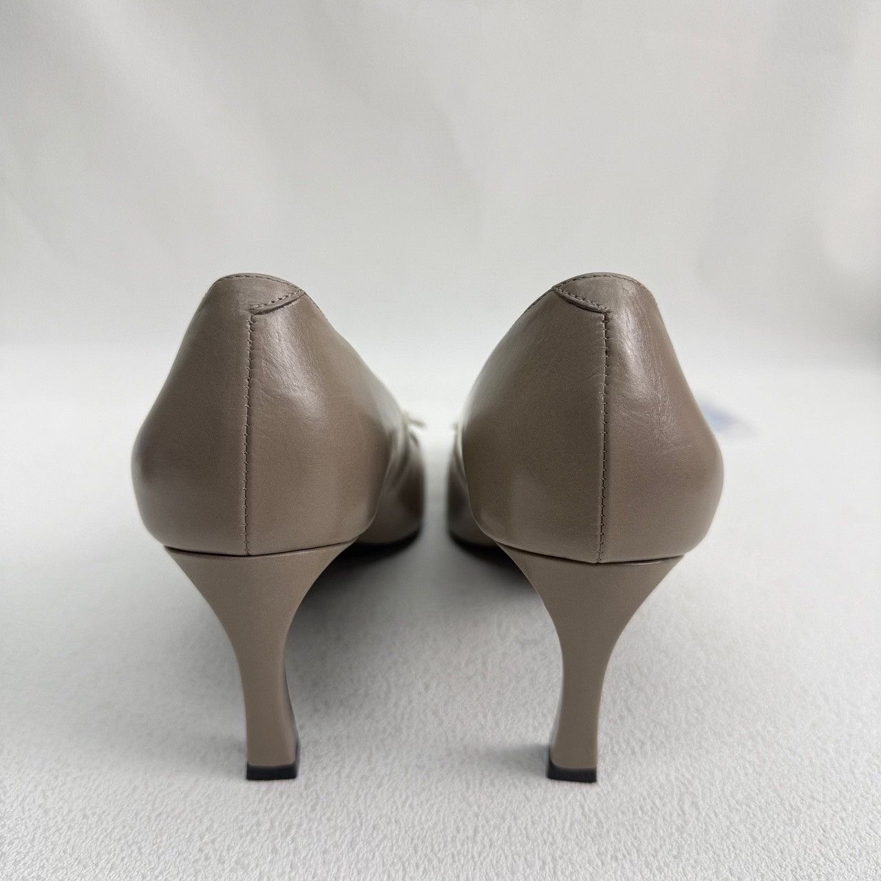 Roger Vivier Roger Vivier Retro Gray Lowtop Sneakers us_5 Women Size US 5 / IT 35 - 4 Thumbnail