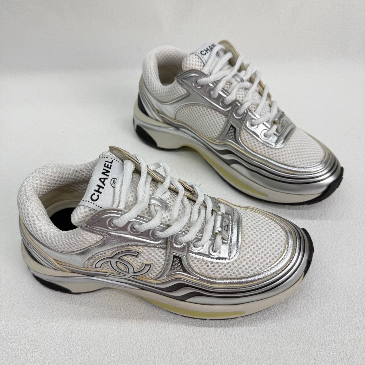 Chanel Chanel Leather Silver Lowtop Sneakers us_5 Women Size US 5 / IT 35 - 3 Thumbnail