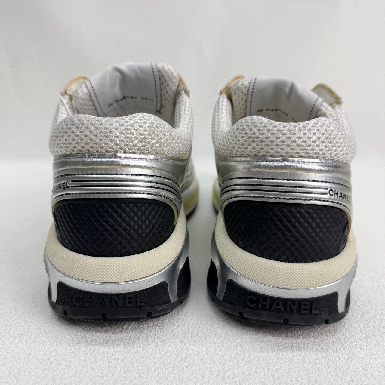 Chanel Chanel Leather Silver Lowtop Sneakers us_5 Women Size US 5 / IT 35 - 4 Thumbnail