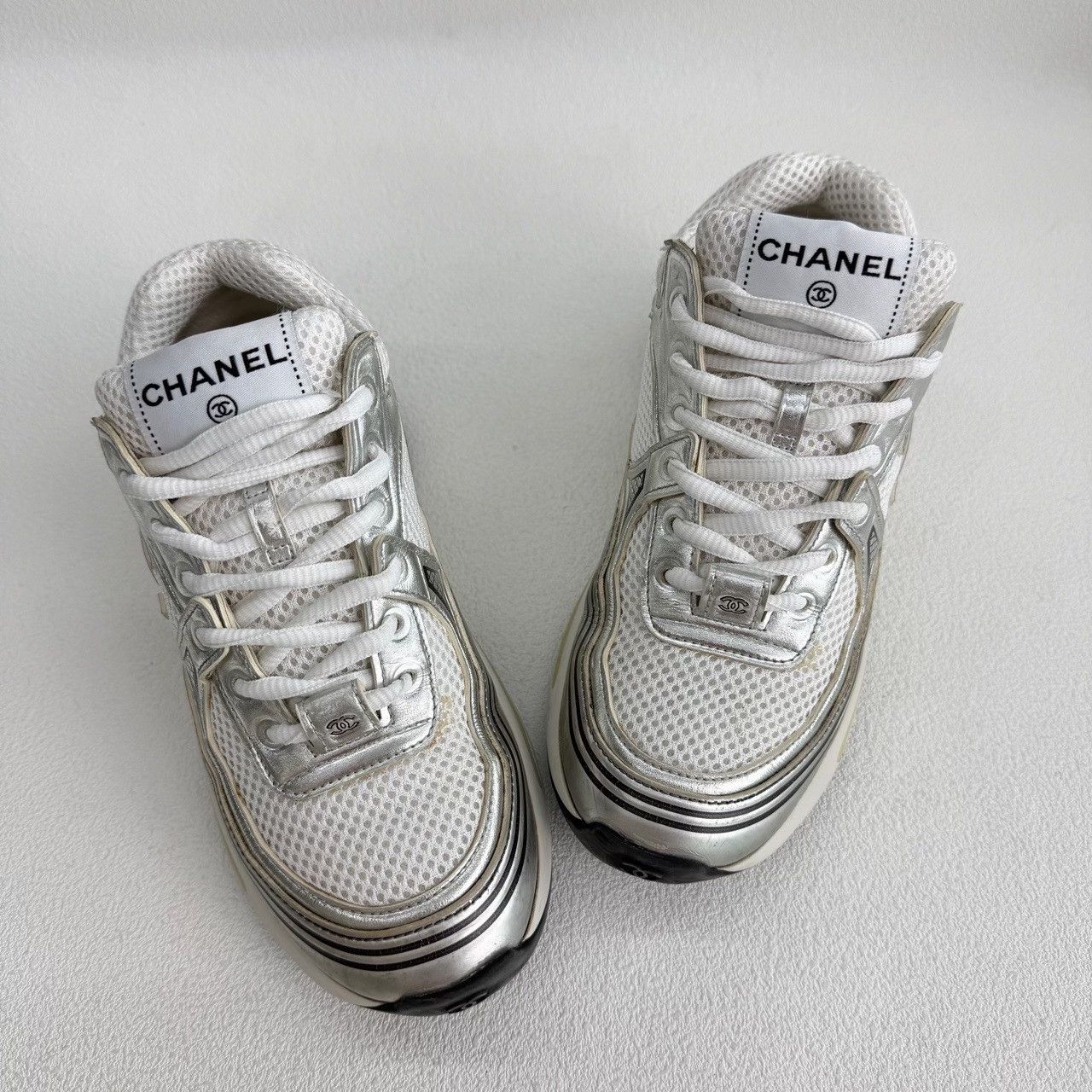Chanel Chanel Leather Silver Lowtop Sneakers us_5 Women Size US 5 / IT 35 - 8 Thumbnail