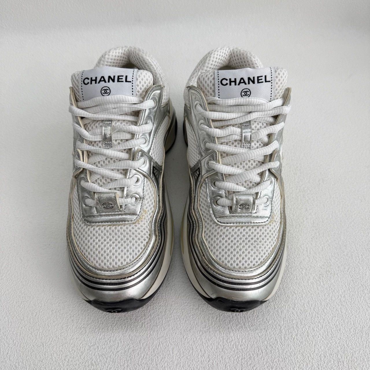Chanel Chanel Leather Silver Lowtop Sneakers us_5 Women Size US 5 / IT 35 - 2 Thumbnail