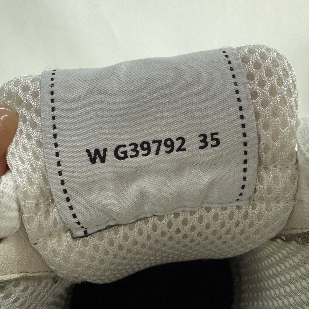 Chanel Chanel Leather Silver Lowtop Sneakers us_5 Women Size US 5 / IT 35 - 5 Thumbnail