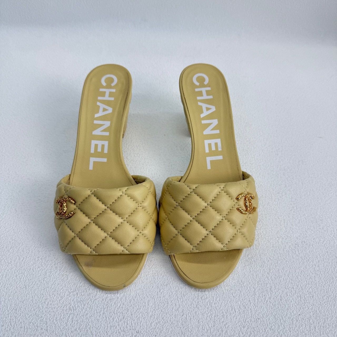 Chanel Chanel Plaid Yellow Sandals us_6 Women Size US 6 / IT 36 - 2 Thumbnail