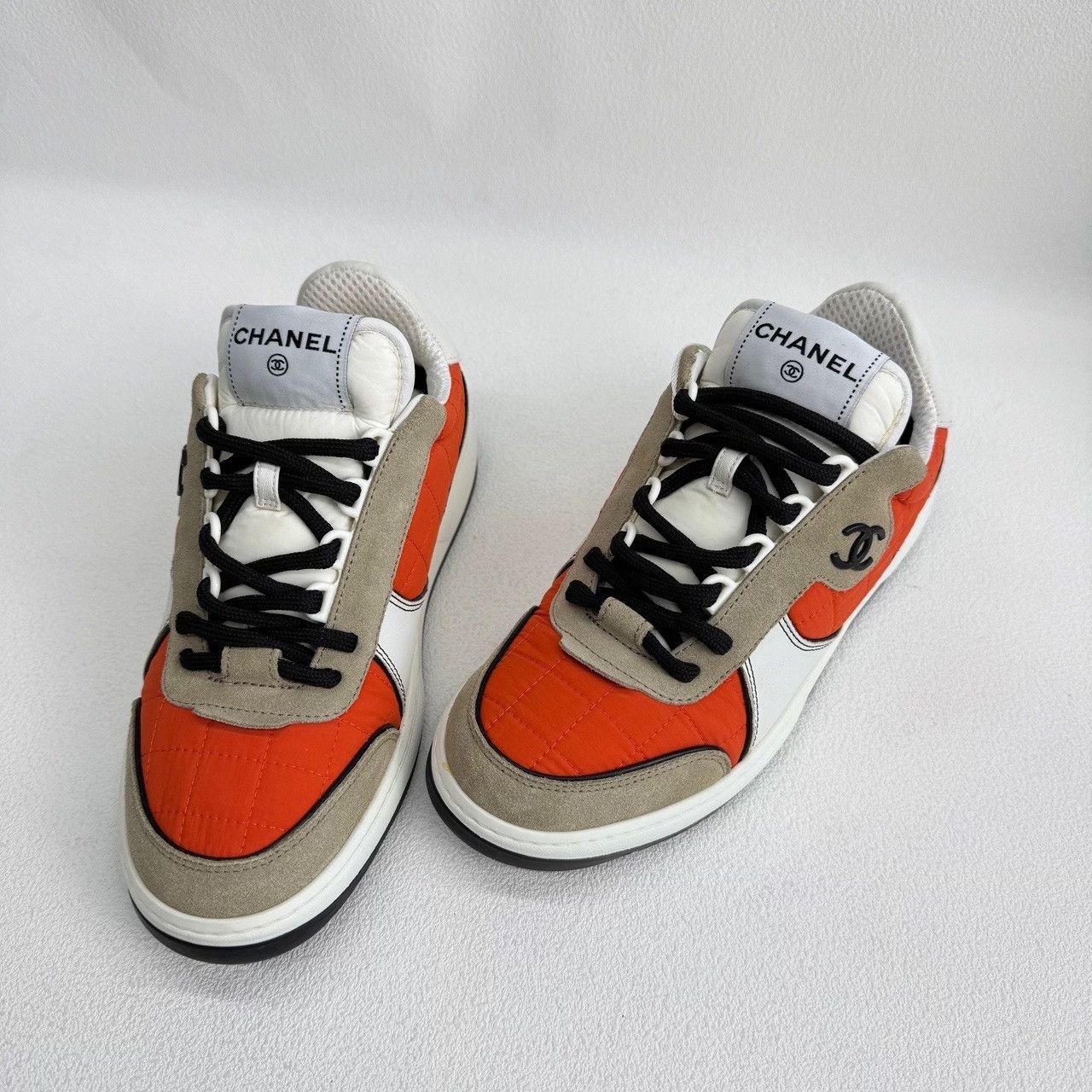 Chanel Chanel Patchwork White Lowtop Sneakers us_6 Women Size US 6 / IT 36 - 8 Thumbnail