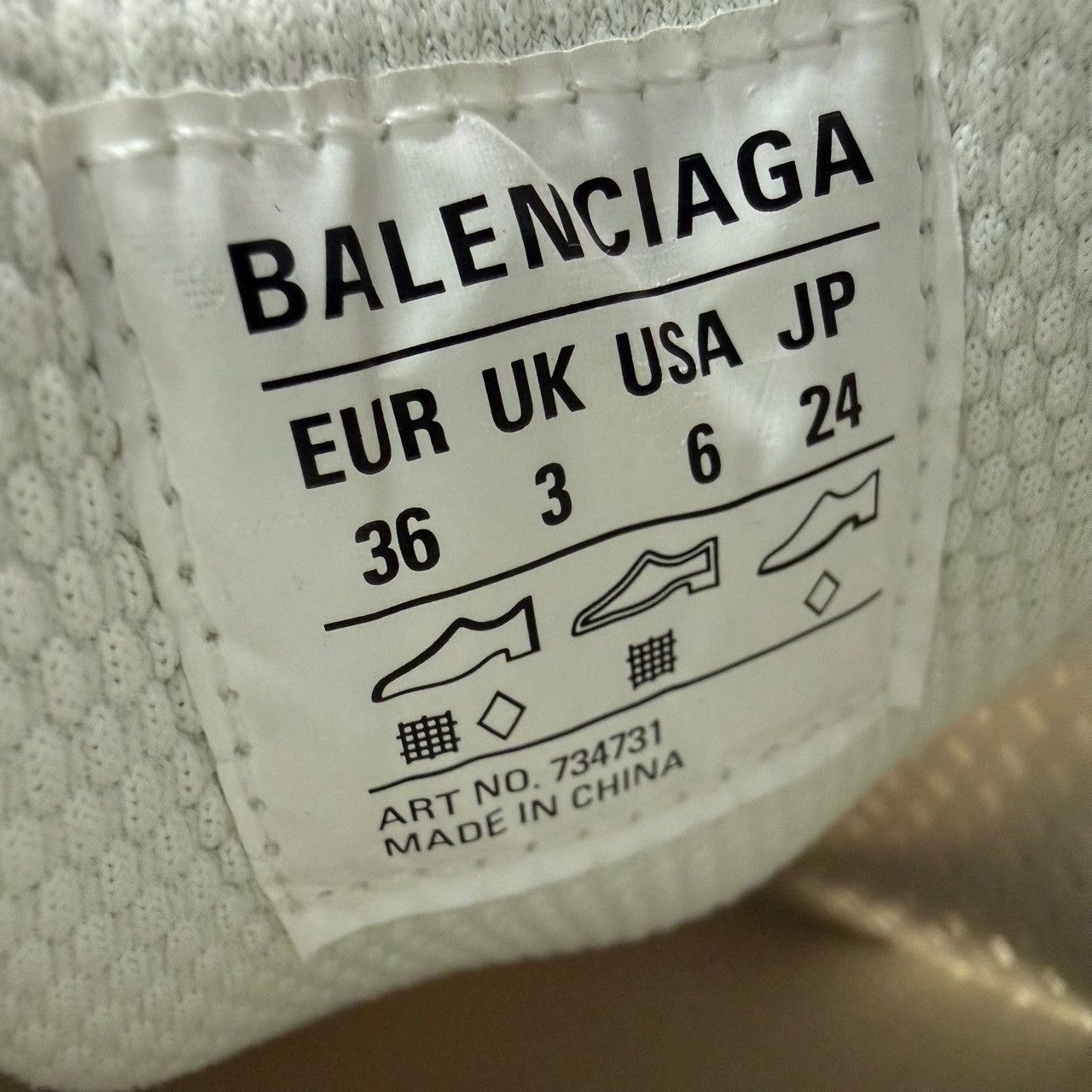 Balenciaga Balenciaga Mesh Silver Lowtop Sneakers us_6 Women Size US 6 / IT 36 - 5 Thumbnail