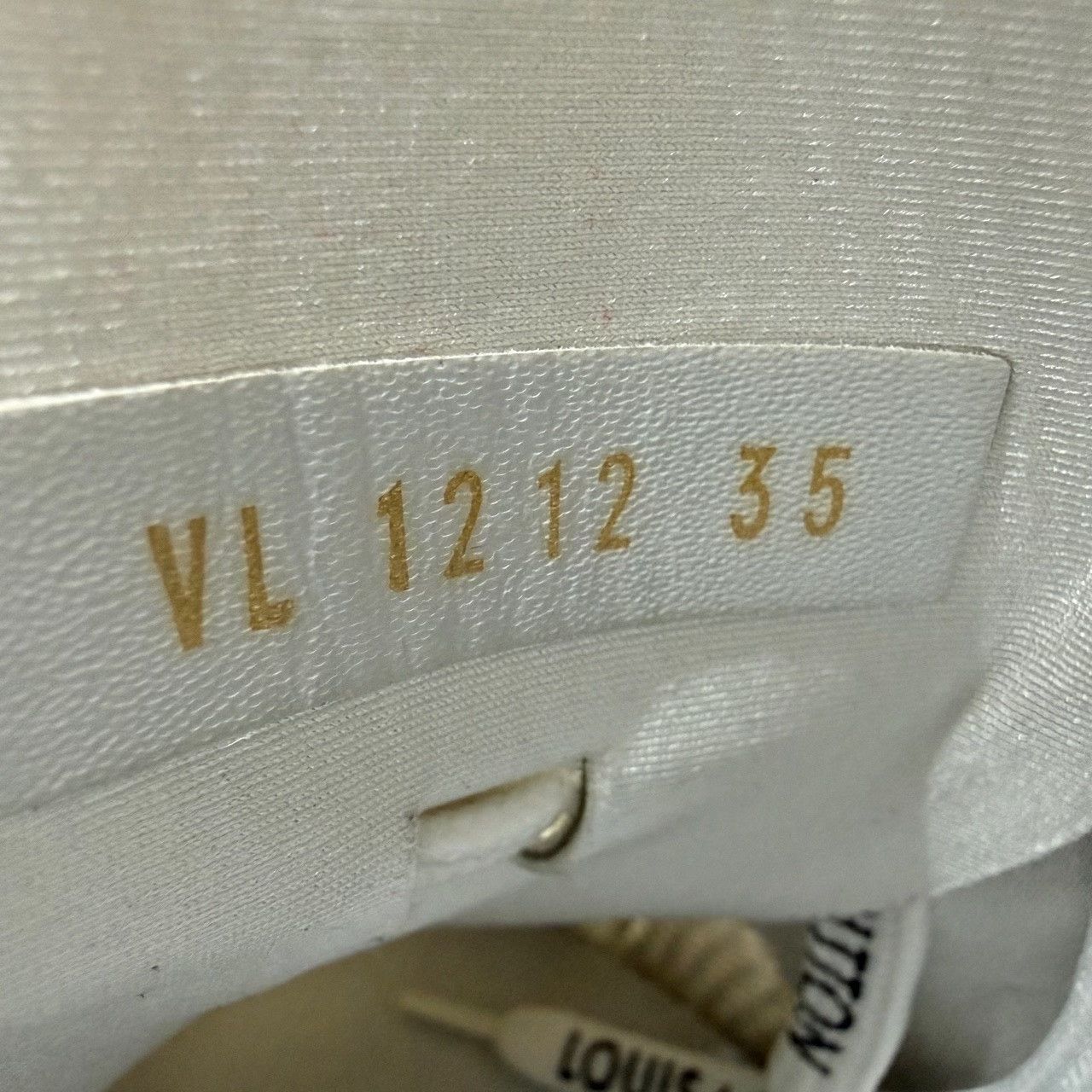Louis Vuitton Louis Vuitton White Lowtop Sneakers us_5 Women Size US 5 / IT 35 - 5 Thumbnail