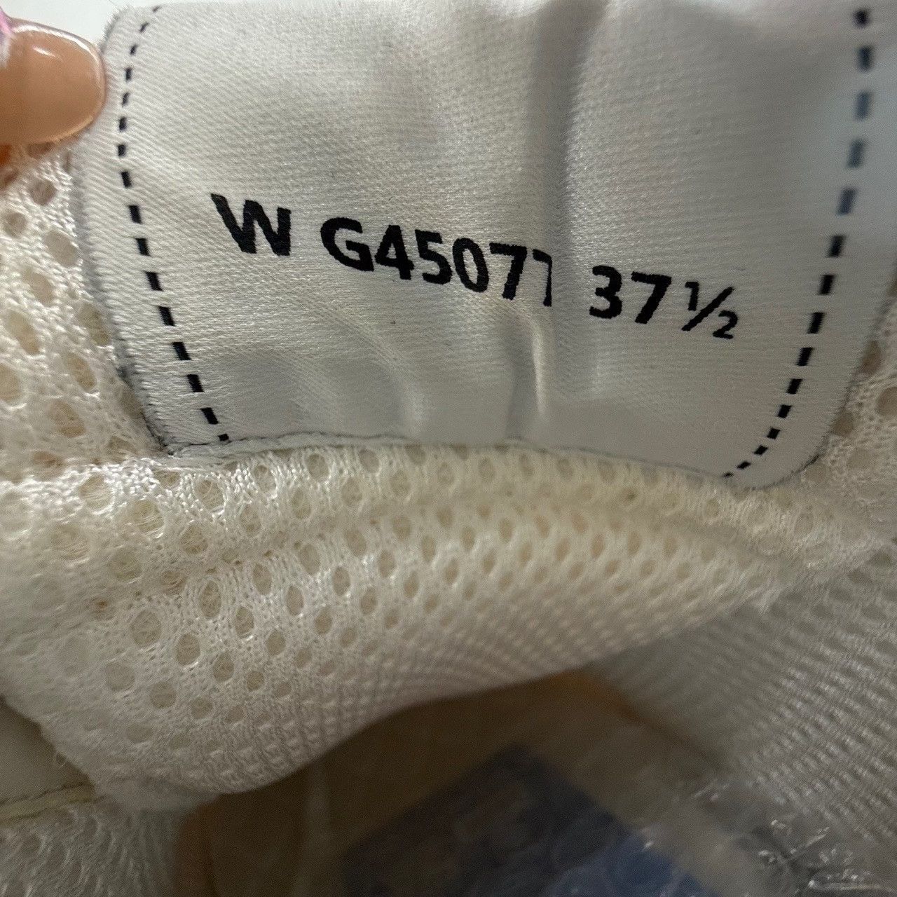 Chanel Chanel Retro White Lowtop Sneakers us_6-5 Women Size US 6.5 / IT 36.5 - 4 Thumbnail