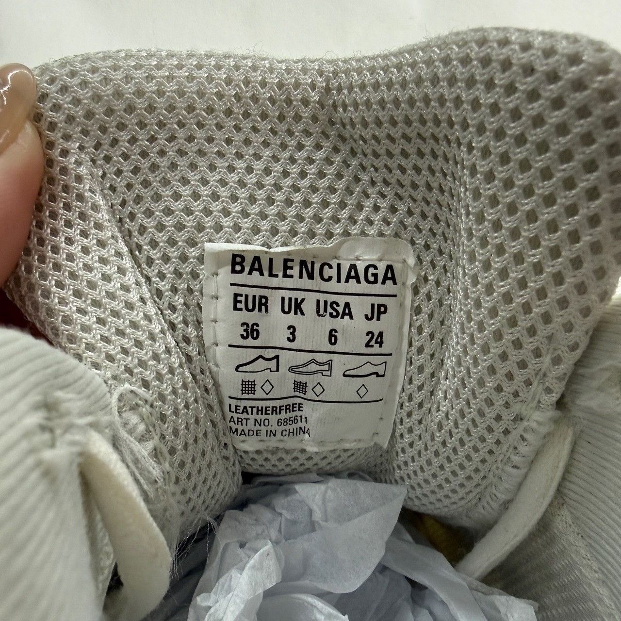 Balenciaga Balenciaga White Lowtop Sneakers us_6 Women Size US 6 / IT 36 - 5 Thumbnail