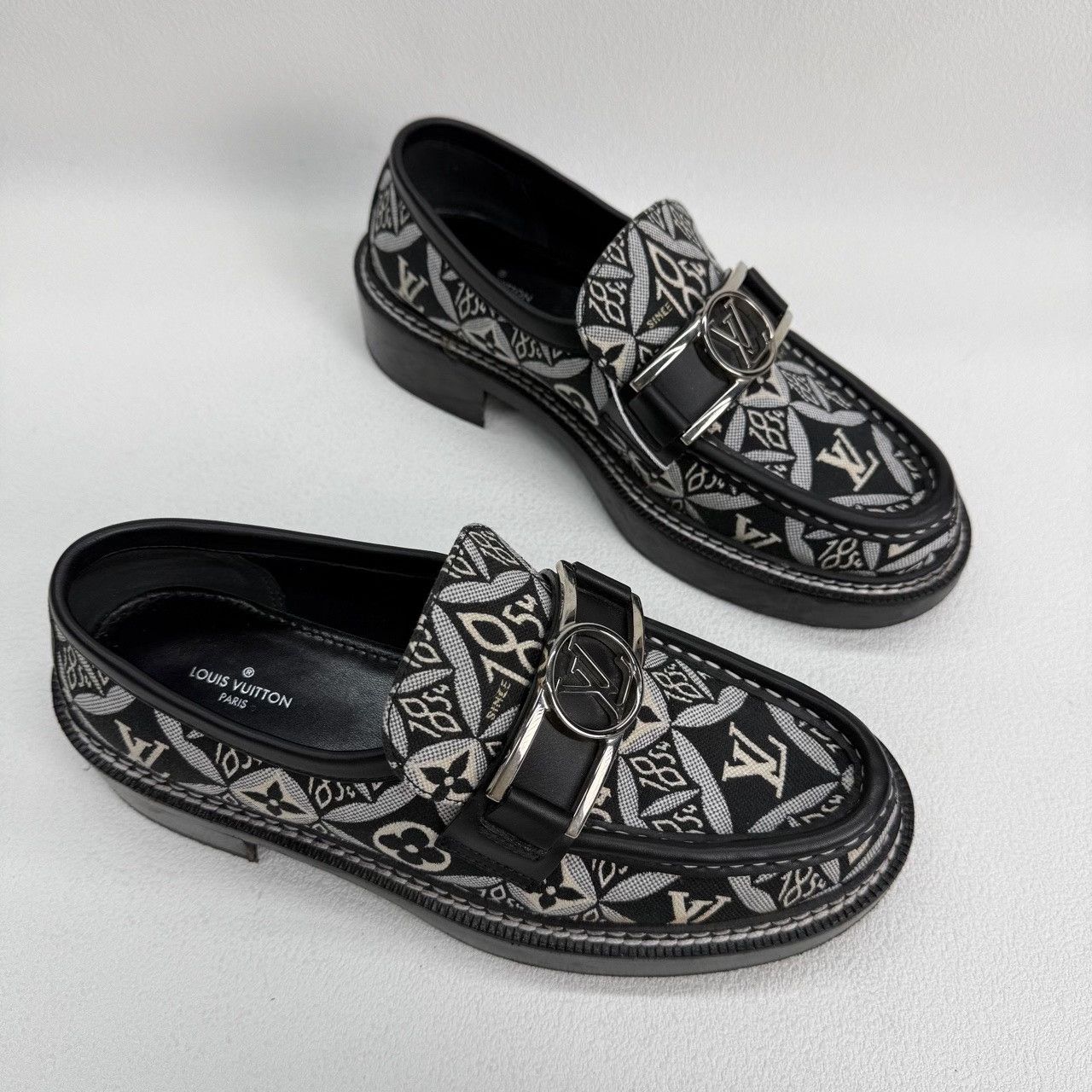 Louis Vuitton Louis Vuitton Casual Black Lowtop Sneakers us_6-5 Women Size US 6.5 / IT 36.5 - 3 Thumbnail