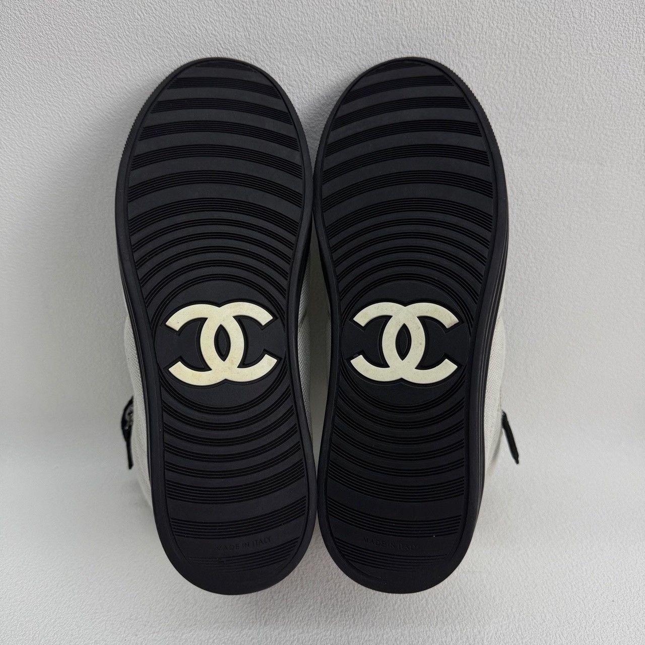 Chanel Chanel Casual Black Lowtop Sneakers us_6-5 Women Size US 6.5 / IT 36.5 - 6 Thumbnail