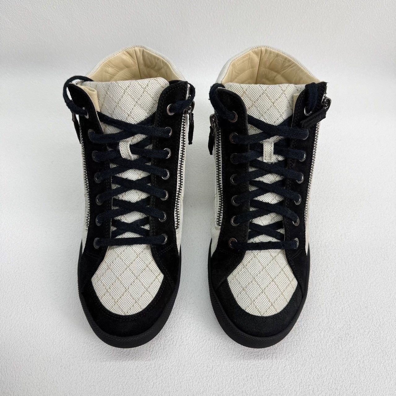 Chanel Chanel Casual Black Lowtop Sneakers us_6-5 Women Size US 6.5 / IT 36.5 - 2 Thumbnail