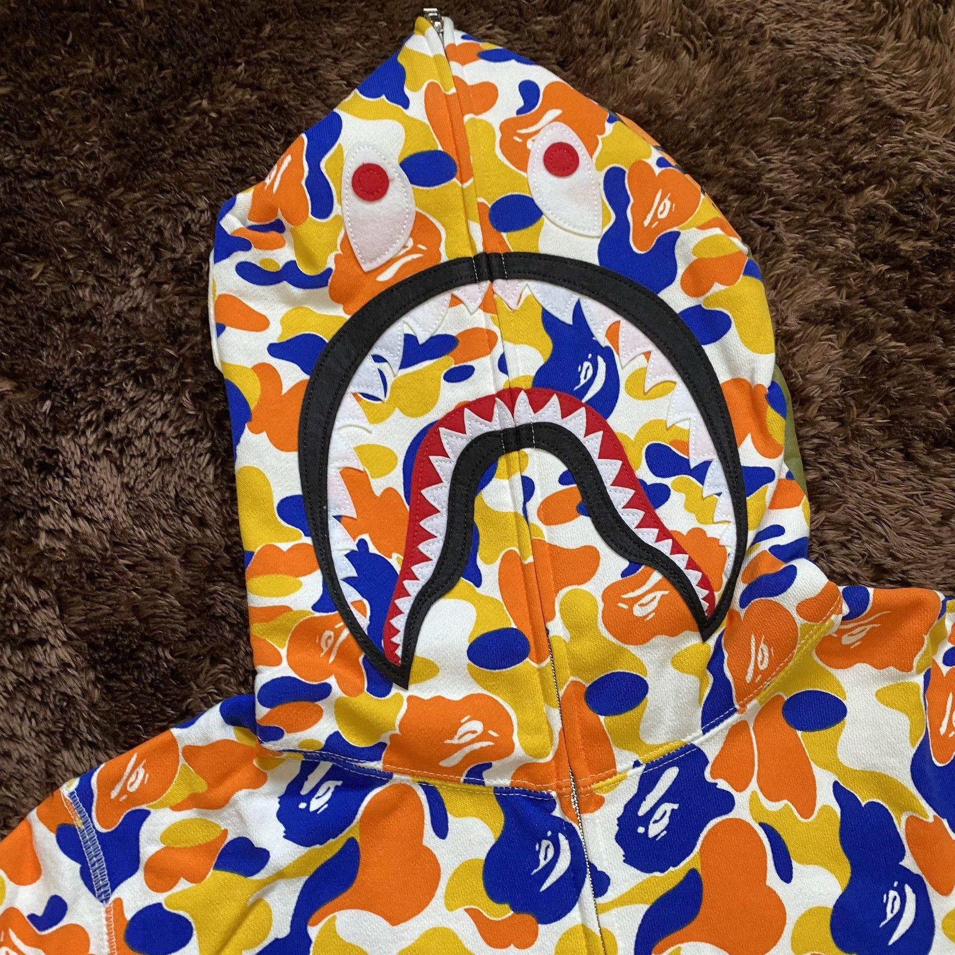 Bape Bape Shark Hoodie m Men Size US M / EU 48-50 / 2 - 2 Thumbnail