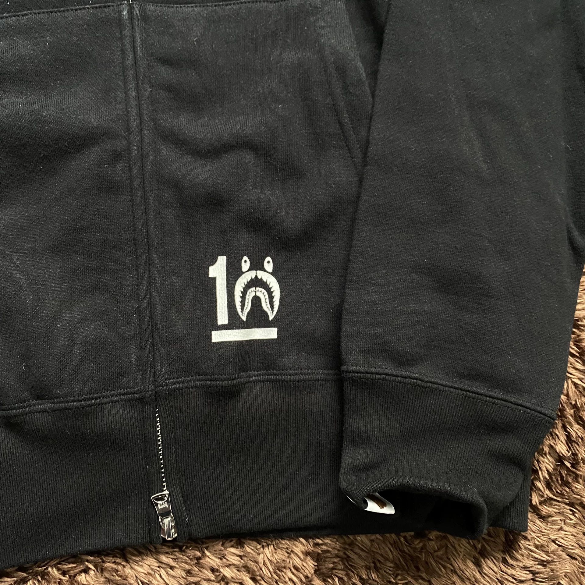 Bape Bape Shark Silver Hoodie m Men Size US M / EU 48-50 / 2 - 4 Thumbnail
