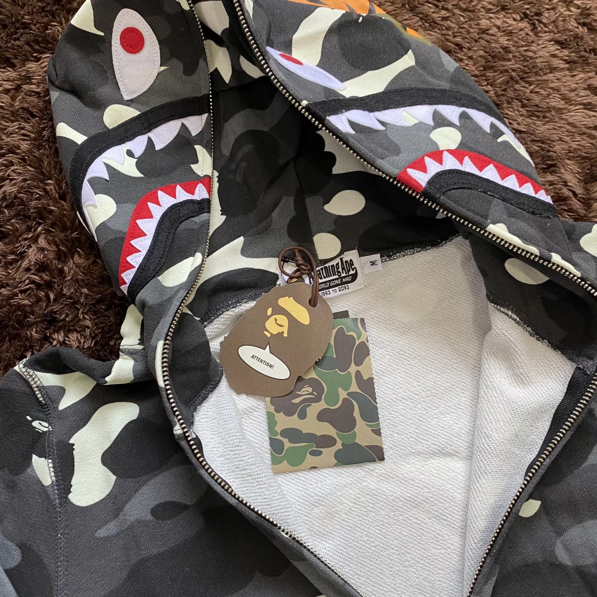 Bape Bape Shark Hoodie m Men Size US M / EU 48-50 / 2 - 3 Thumbnail