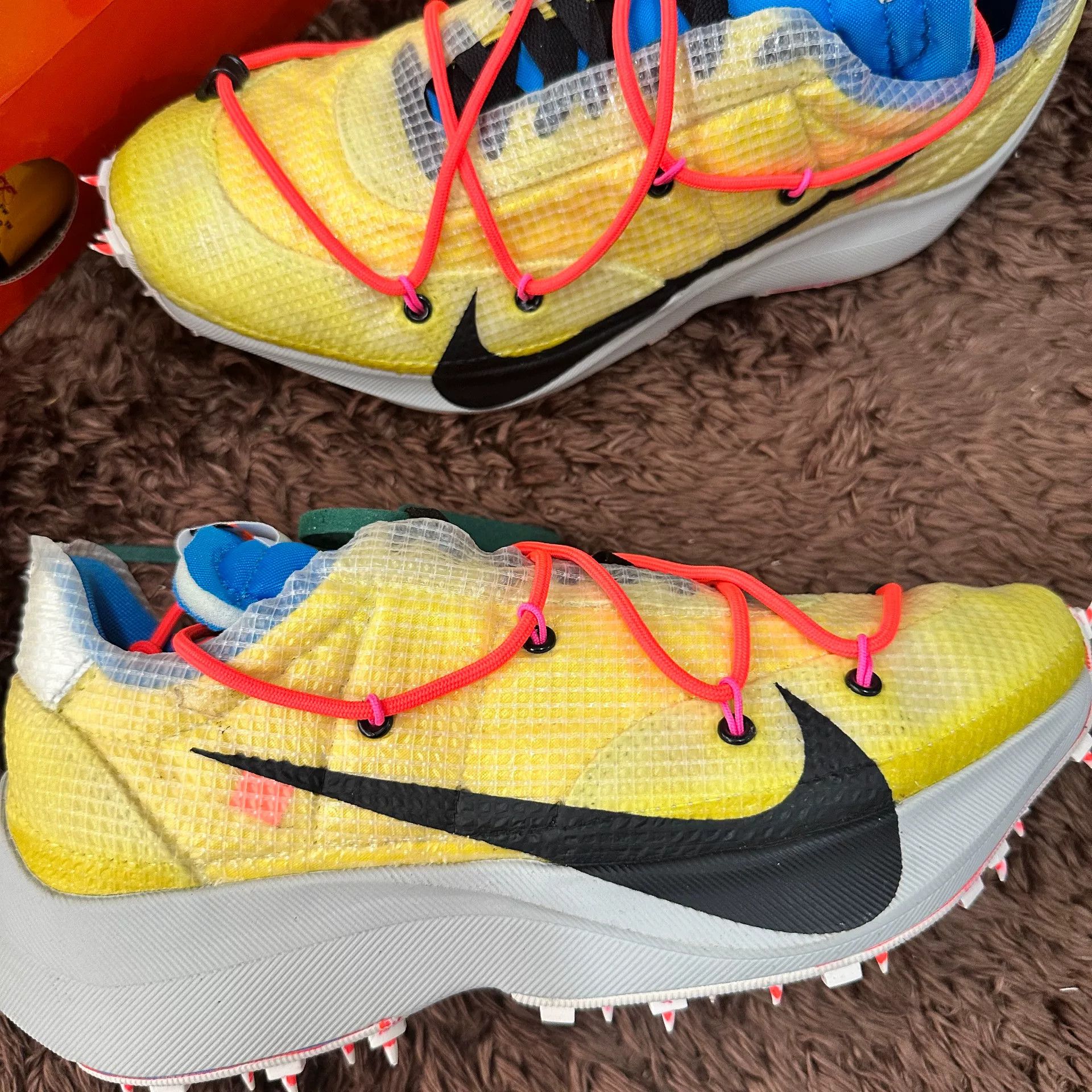Nike Nike Yellow Lowtop Sneakers 9 Men Size US 9 / EU 42 - 2 Thumbnail
