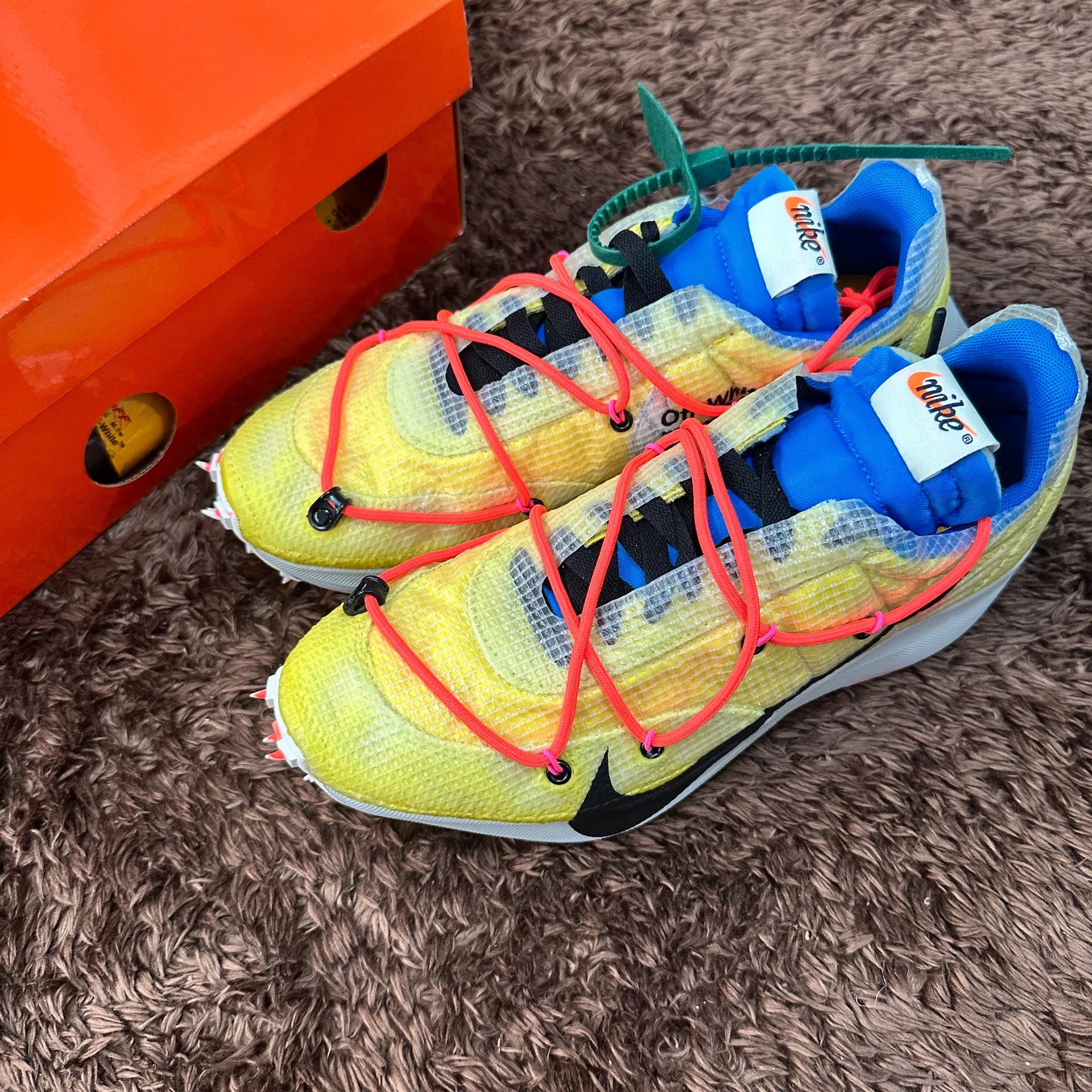 Nike Nike Yellow Lowtop Sneakers 9 Men Size US 9 / EU 42 - 3 Thumbnail