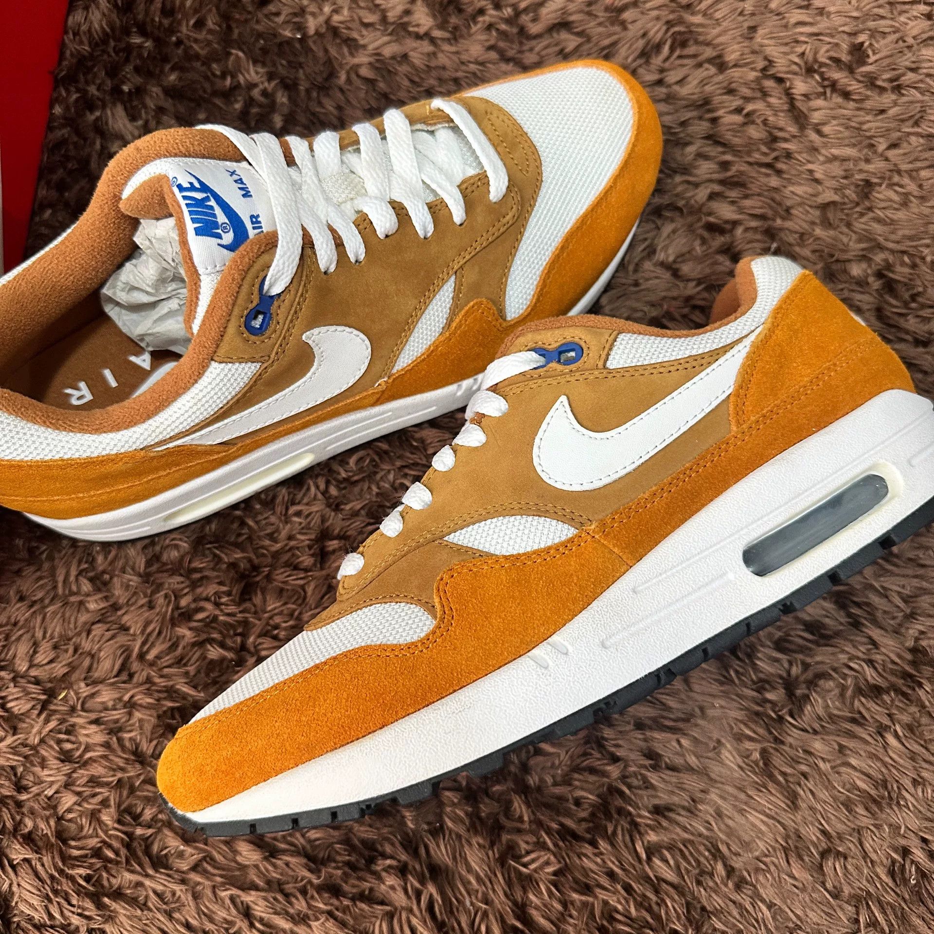 Nike Nike MAX 1 Lowtop Sneakers 9.5 Men Size US 9.5 / EU 42-43 - 2 Thumbnail