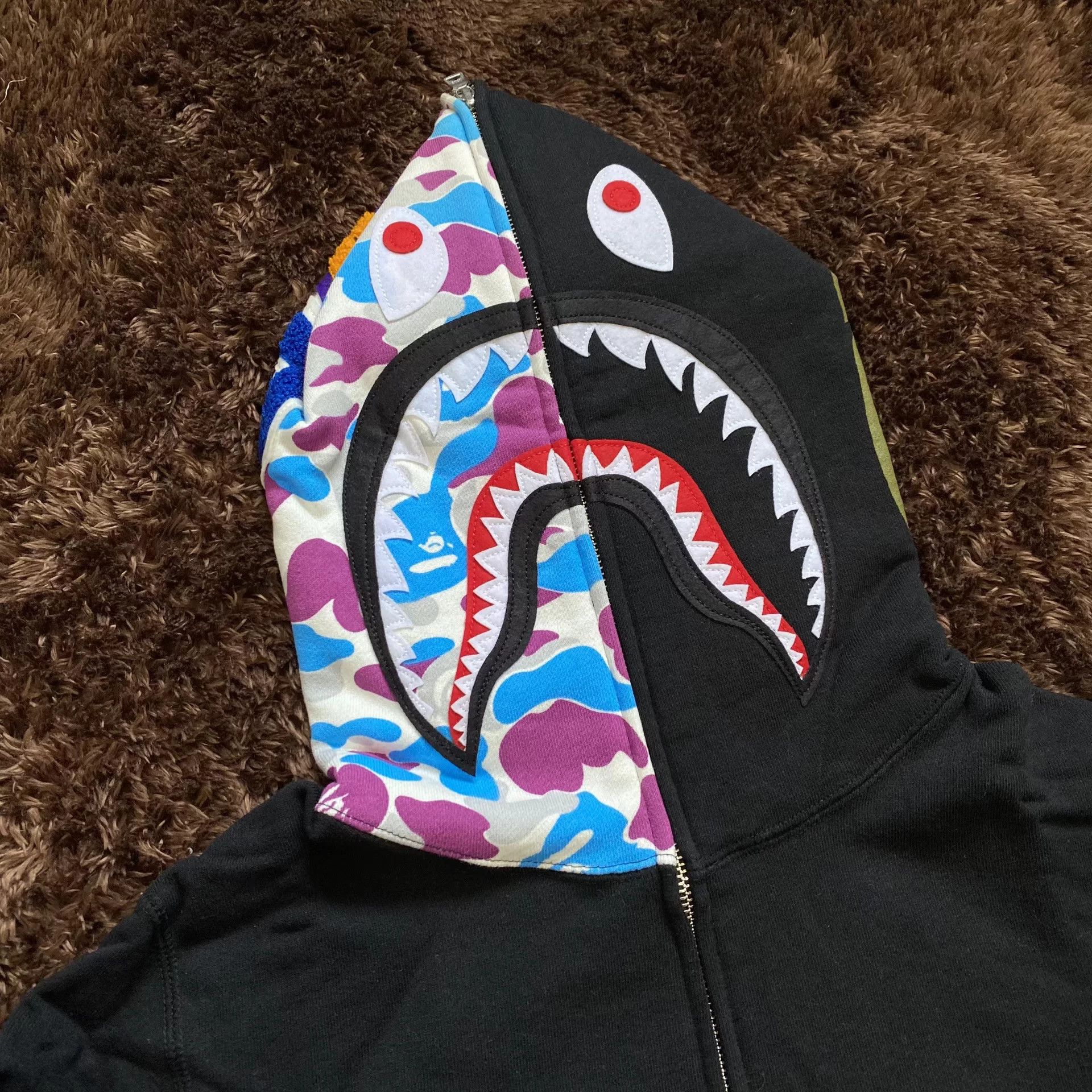 Bape Bape Shark Hoodie m Men Size US M / EU 48-50 / 2 - 2 Thumbnail