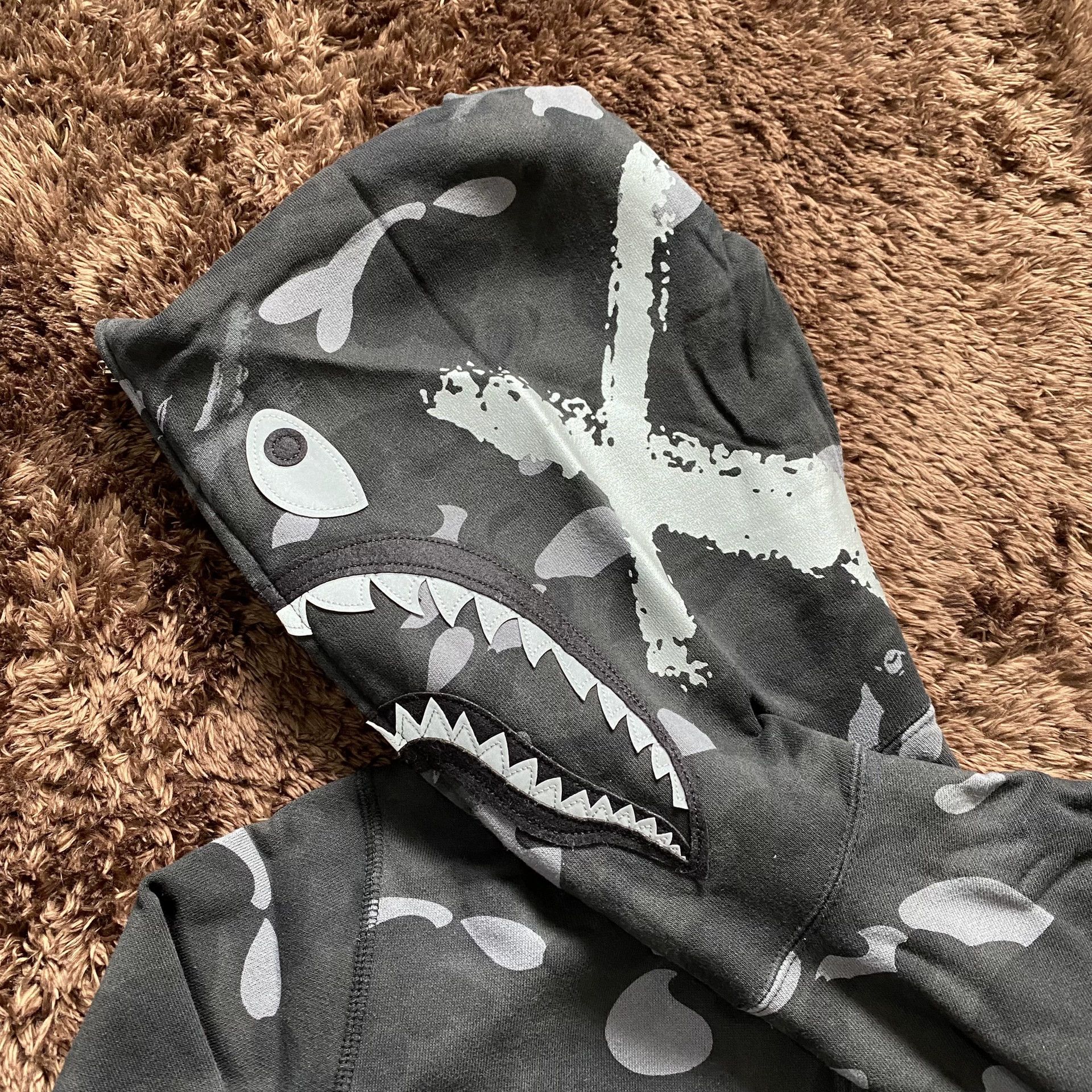 Bape Bape Shark Hoodie m Men Size US M / EU 48-50 / 2 - 4 Thumbnail