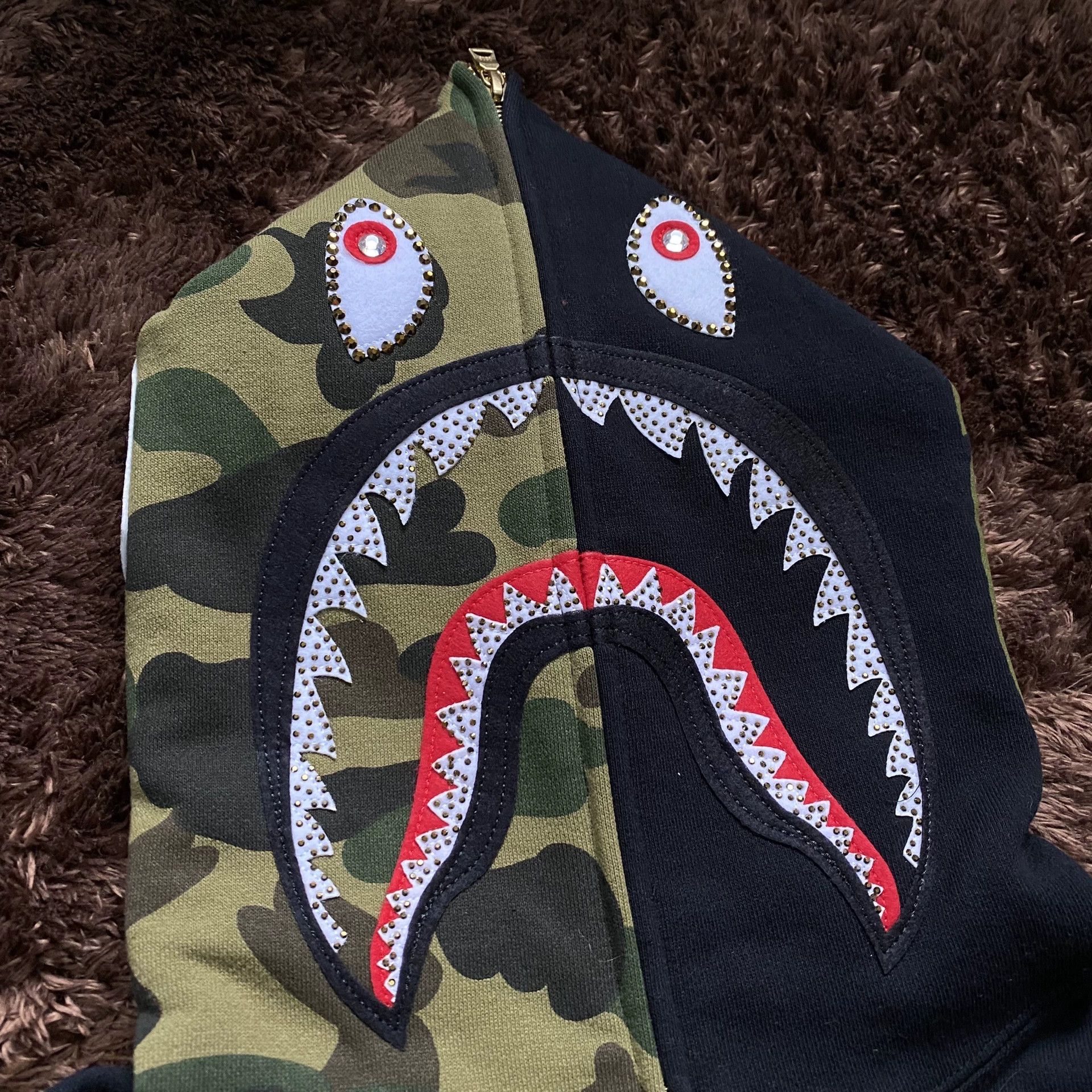 Bape Bape Shark Gold Hoodie m Men Size US M / EU 48-50 / 2 - 2 Thumbnail