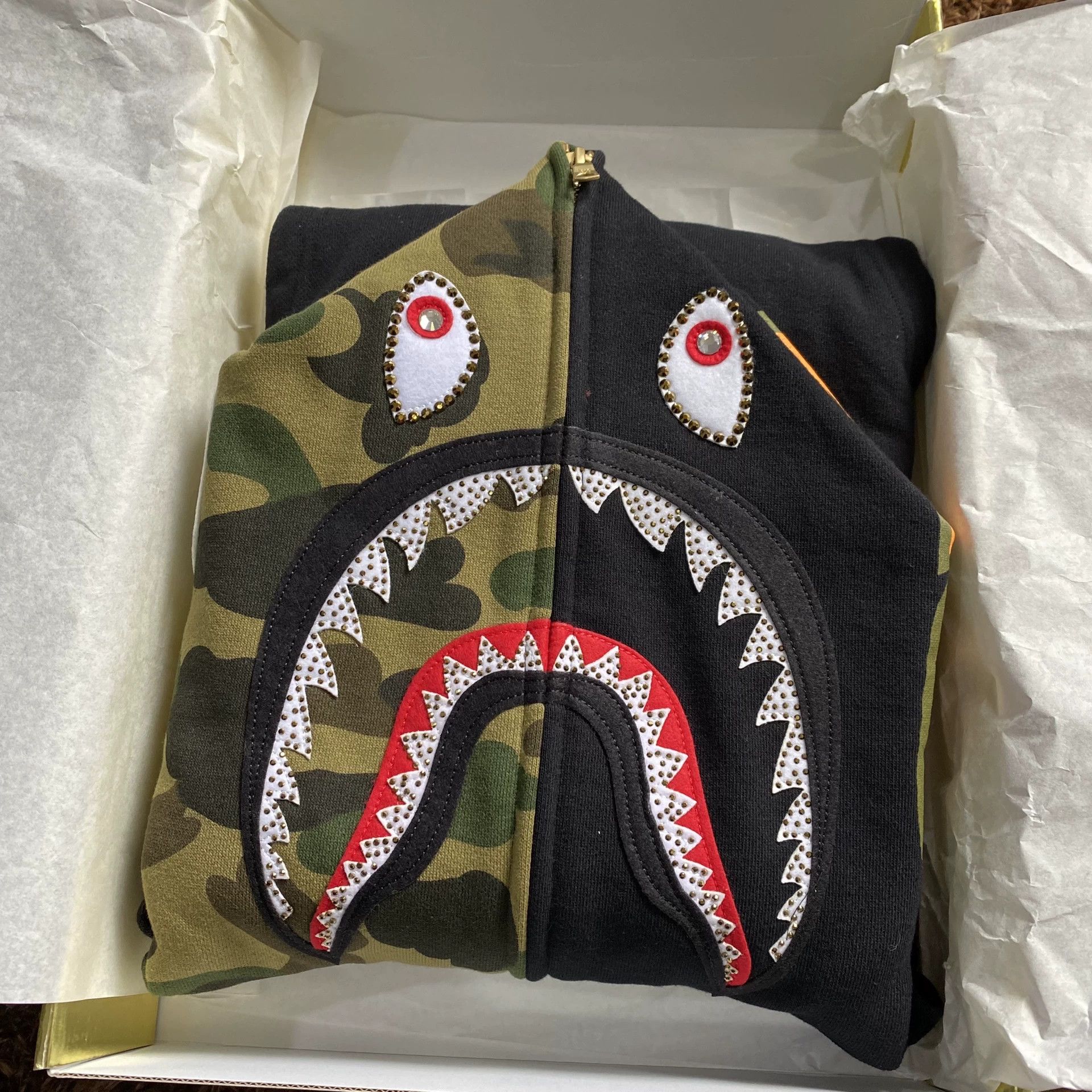 Bape Bape Shark Gold Hoodie m Men Size US M / EU 48-50 / 2 - 6 Thumbnail