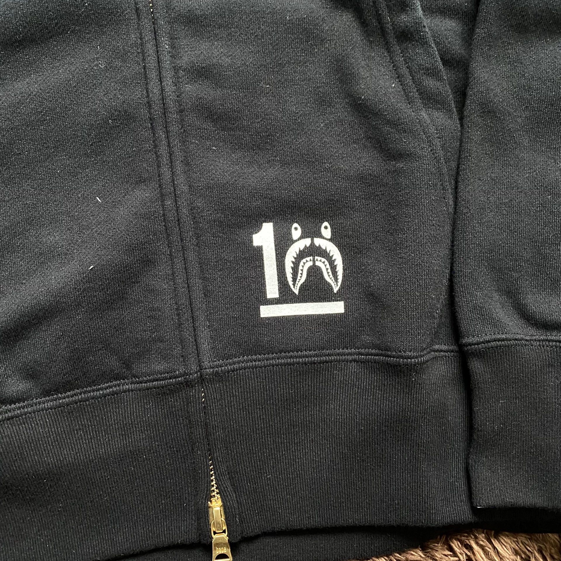 Bape Bape Shark Gold Hoodie m Men Size US M / EU 48-50 / 2 - 3 Thumbnail
