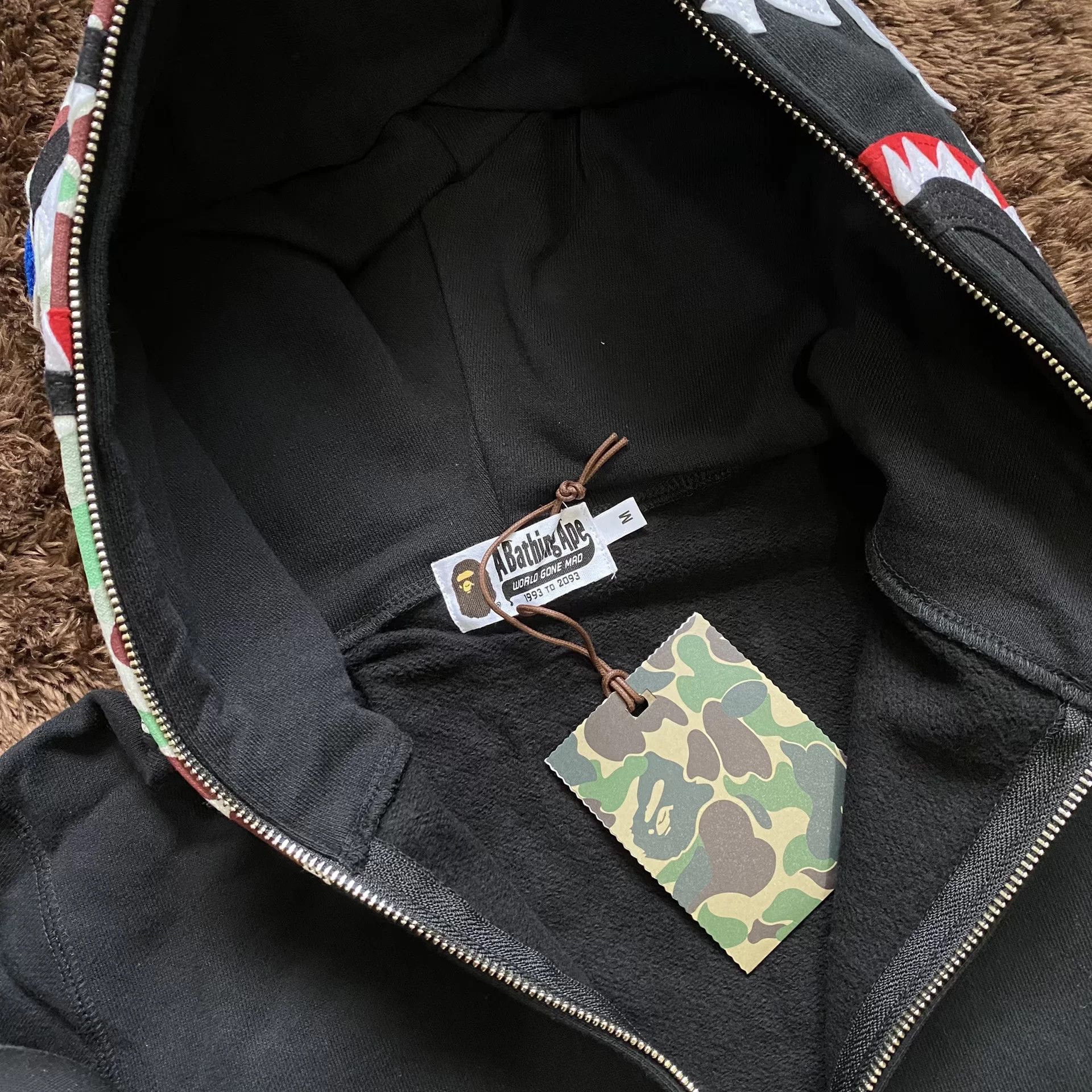 Bape Bape Shark Hoodie m Men Size US M / EU 48-50 / 2 - 3 Thumbnail