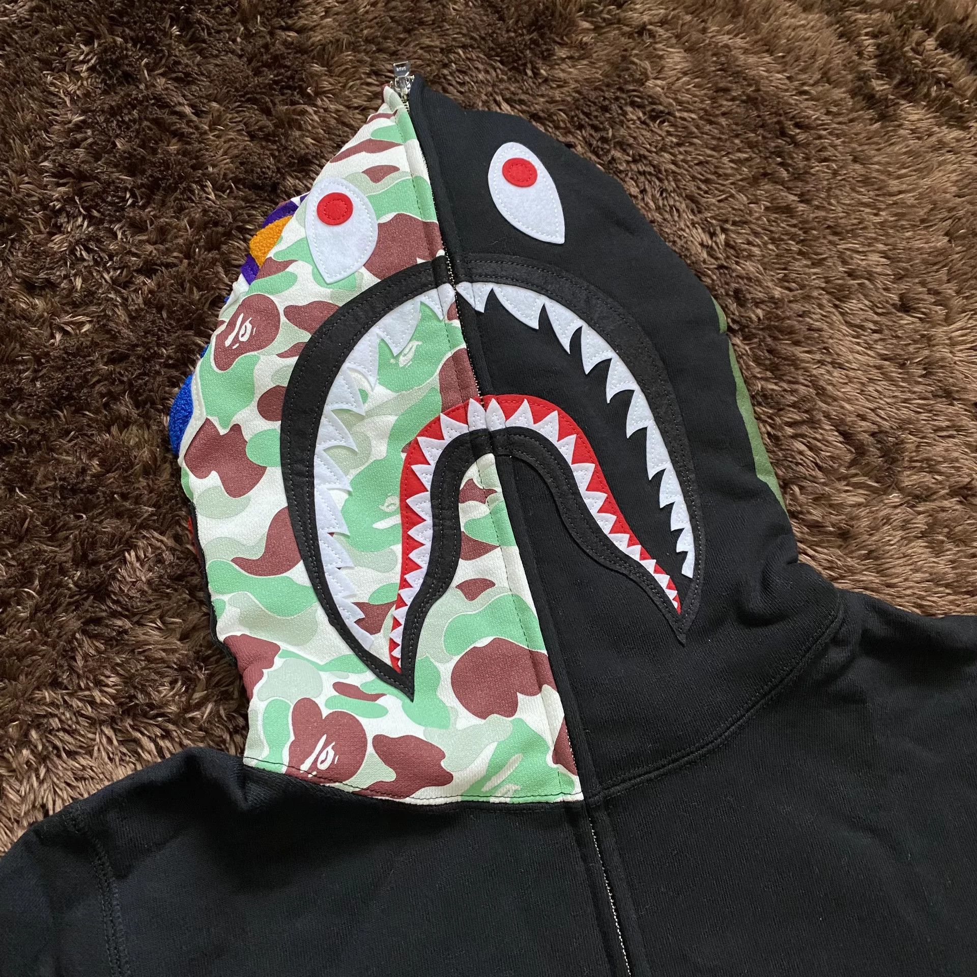 Bape Bape Shark Hoodie m Men Size US M / EU 48-50 / 2 - 2 Thumbnail