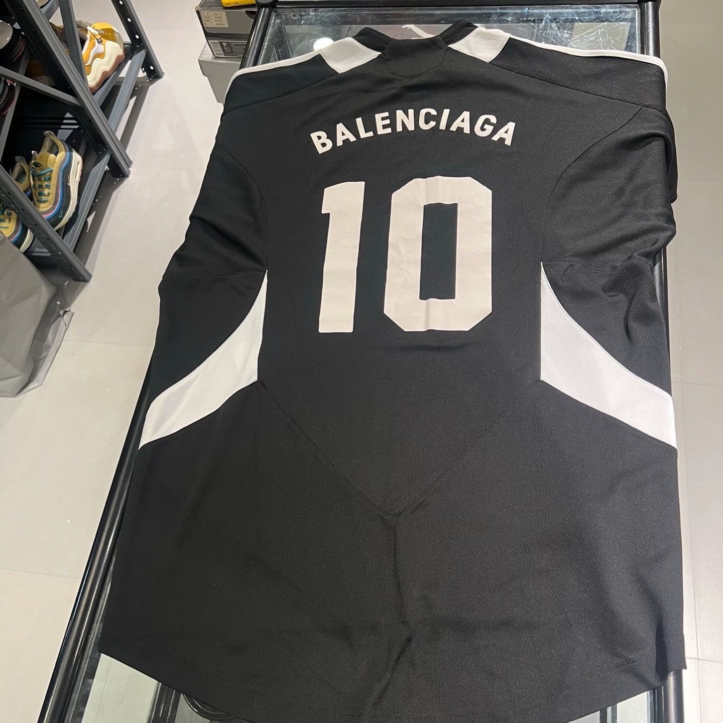 Balenciaga Balenciaga Black T-Shirt s Men Size US S / EU 44-46 / 1 - 5 Thumbnail