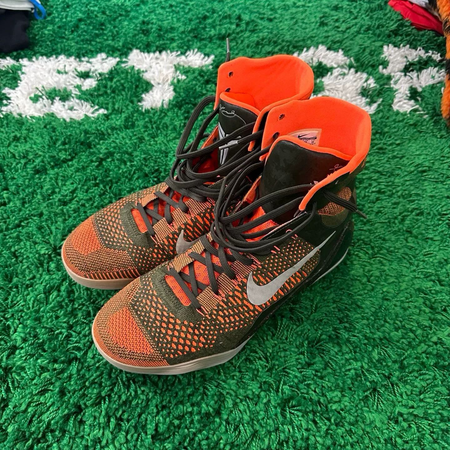 Nike Nike Orange Lowtop Sneakers 12 Men Size US 12 / EU 45 - 6 Thumbnail