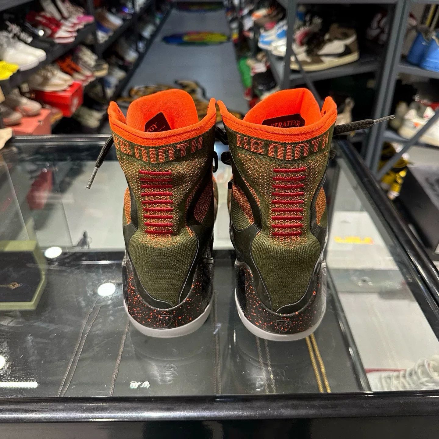 Nike Nike Orange Lowtop Sneakers 12 Men Size US 12 / EU 45 - 3 Thumbnail