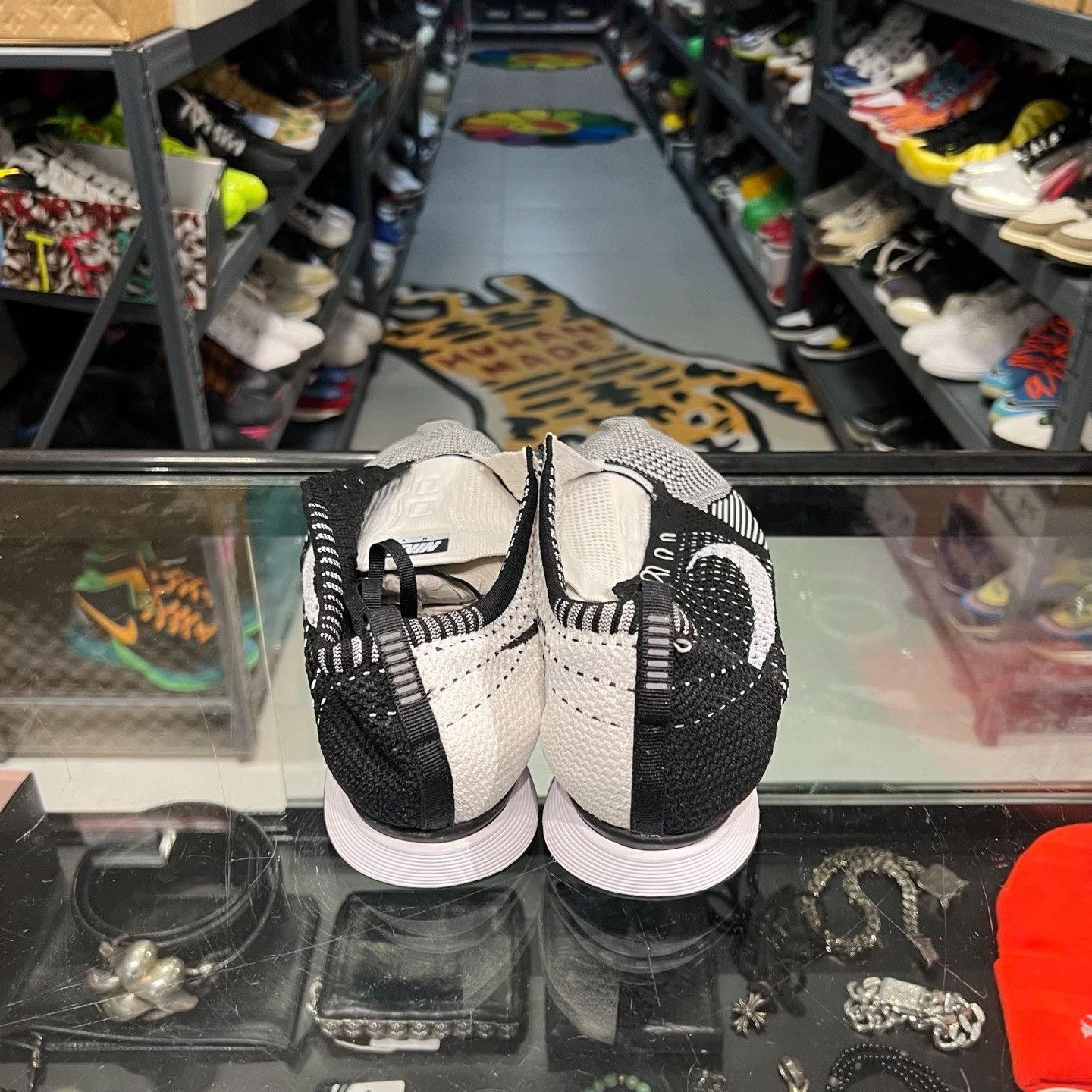 Nike Nike Black Lowtop Sneakers 12 Men Size US 12 / EU 45 - 3 Thumbnail